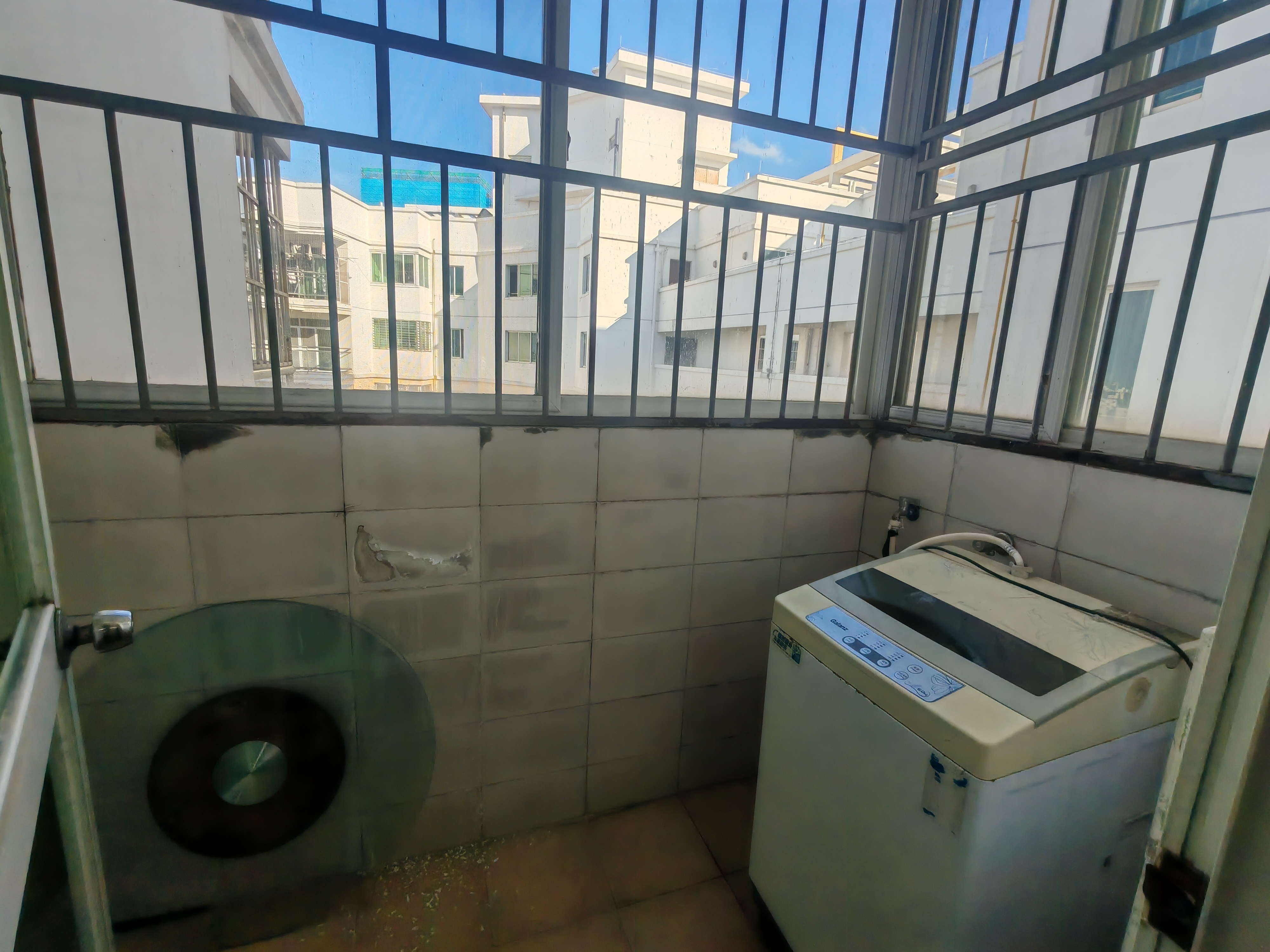 濠江花园  3室2厅2卫   2500.00元/月室内图