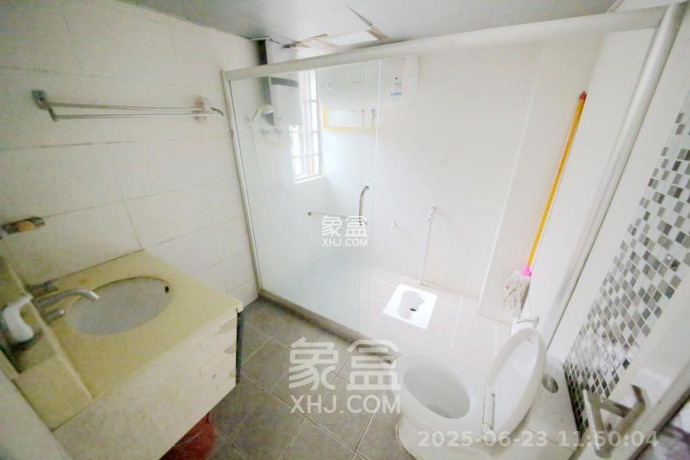 三江花中城 2室2厅1卫 2200.0元/月 三江花中城 2室2厅1卫 2200.0元/月室内图