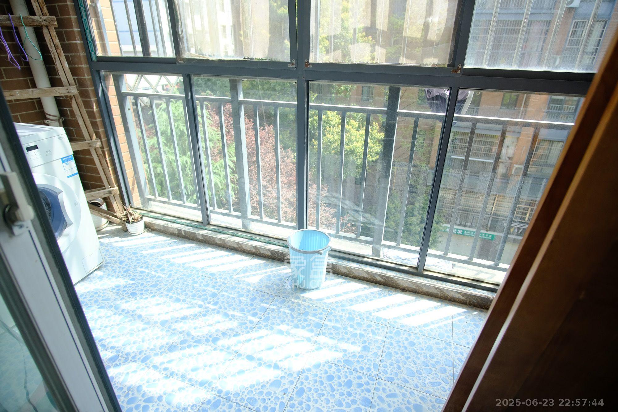 山水湾  2室2厅1卫   1600.00元/月室内图
