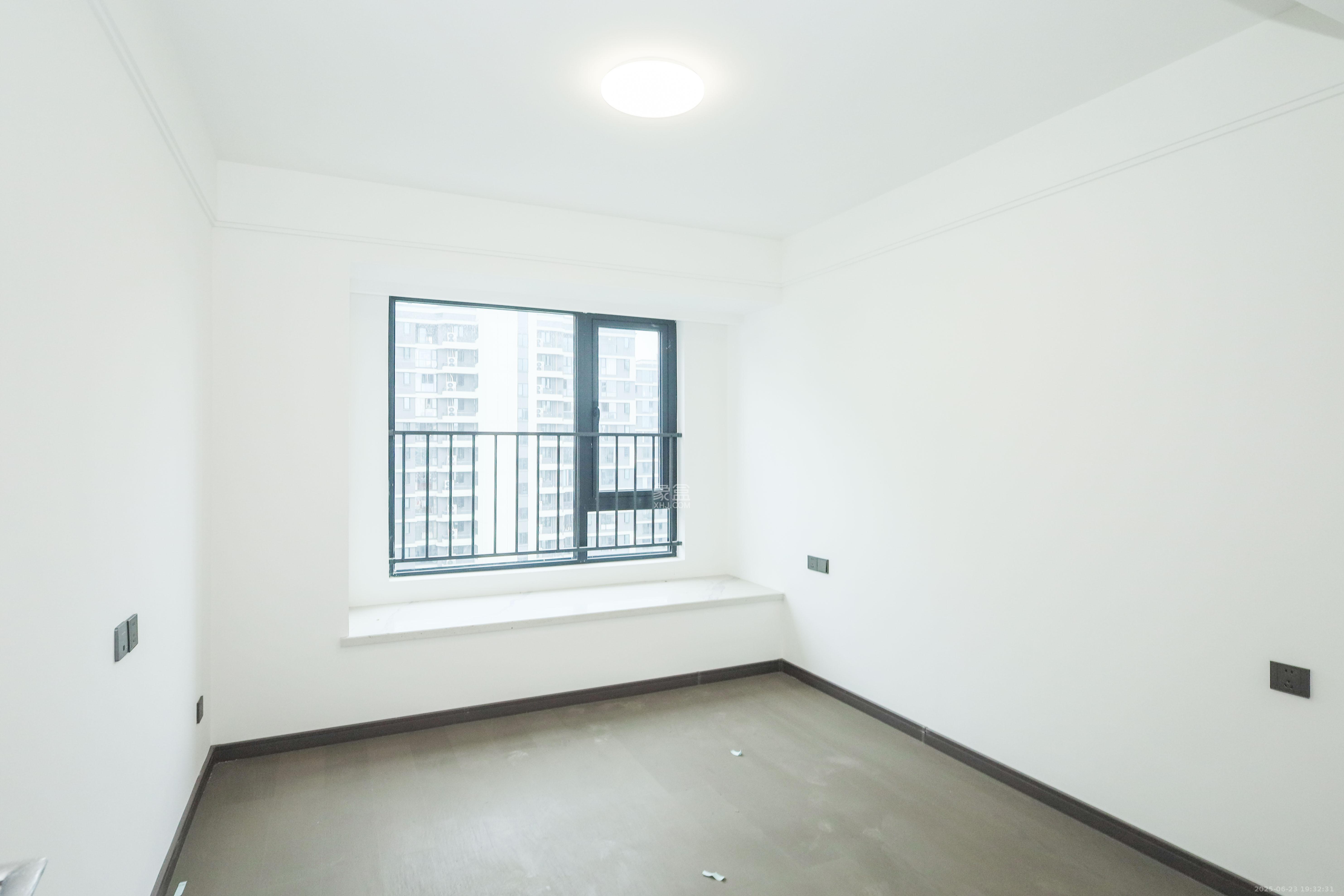 旭辉铂宸府 4室2厅2卫 149.9万 旭辉铂宸府 4室2厅2卫 149.9万卧室