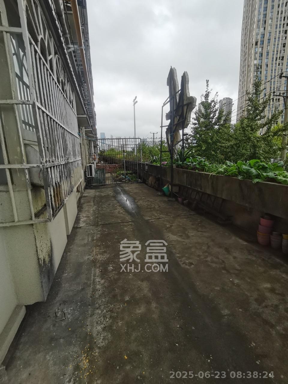 湖动社区新河市场(新河家具城) 3室2厅1卫 2300.0元/月 湖动社区新河市场(新河家具城) 3室2厅1卫 2300.0元/月室内图