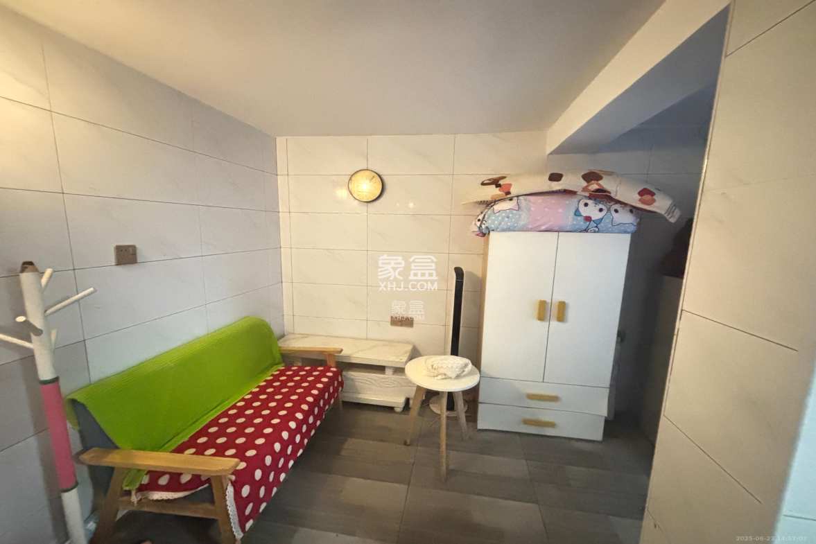 鄱阳小区 1室0厅0卫 700.0元/月 鄱阳小区 1室0厅0卫 700.0元/月室内图