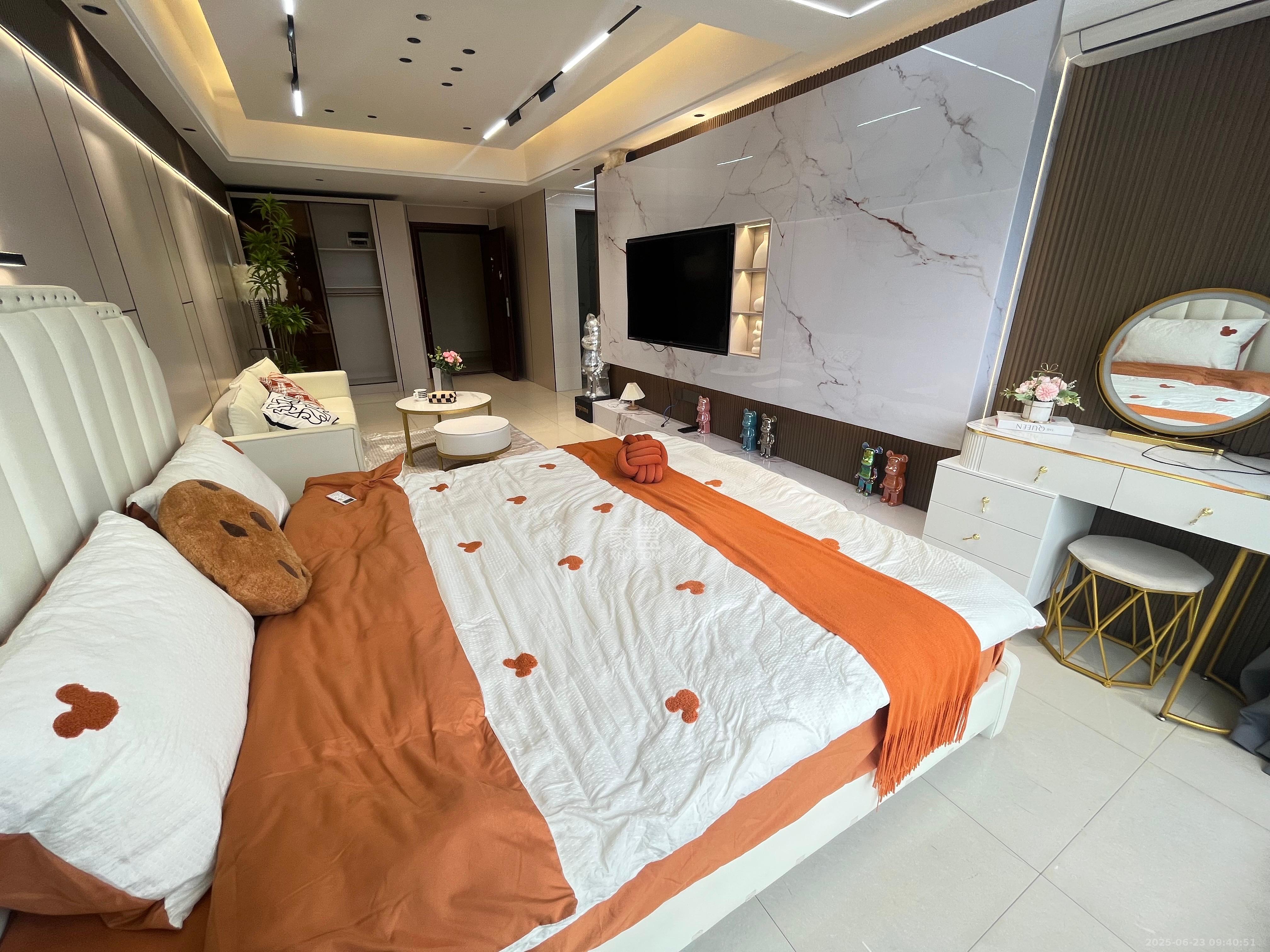 锦泰东环国际  1室1厅1卫    2598.0元/月 锦泰东环国际  1室1厅1卫    2598.0元/月室内图