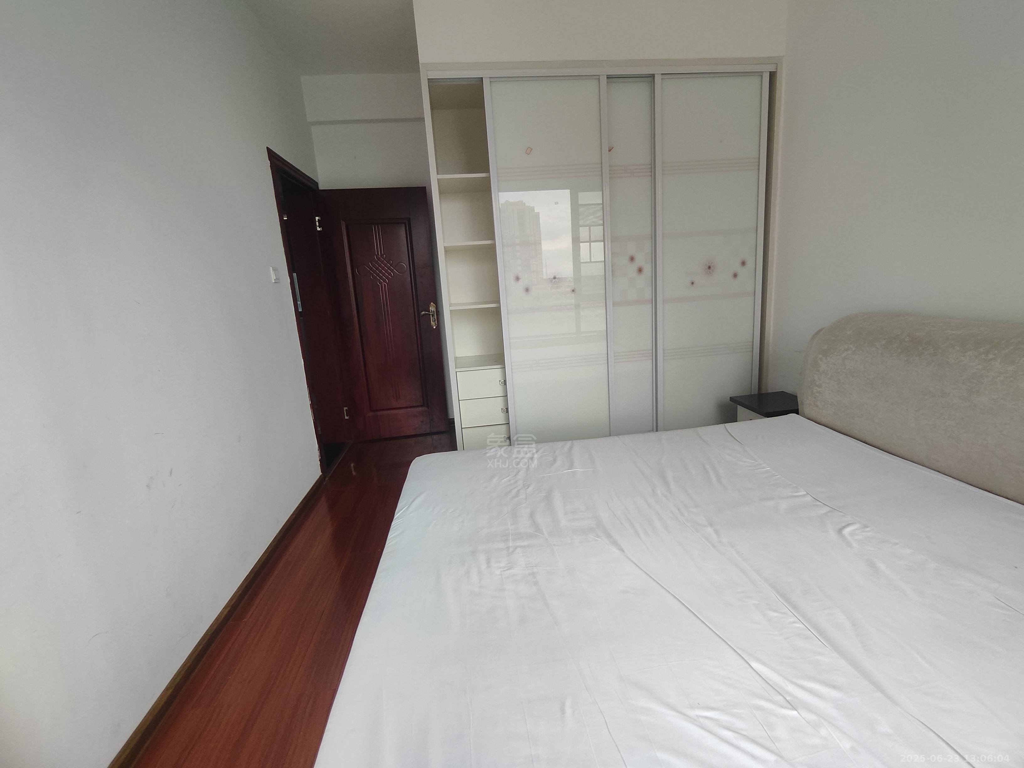 金轮翡翠名园 3室2厅1卫 1800.0元/月 金轮翡翠名园 3室2厅1卫 1800.0元/月室内图