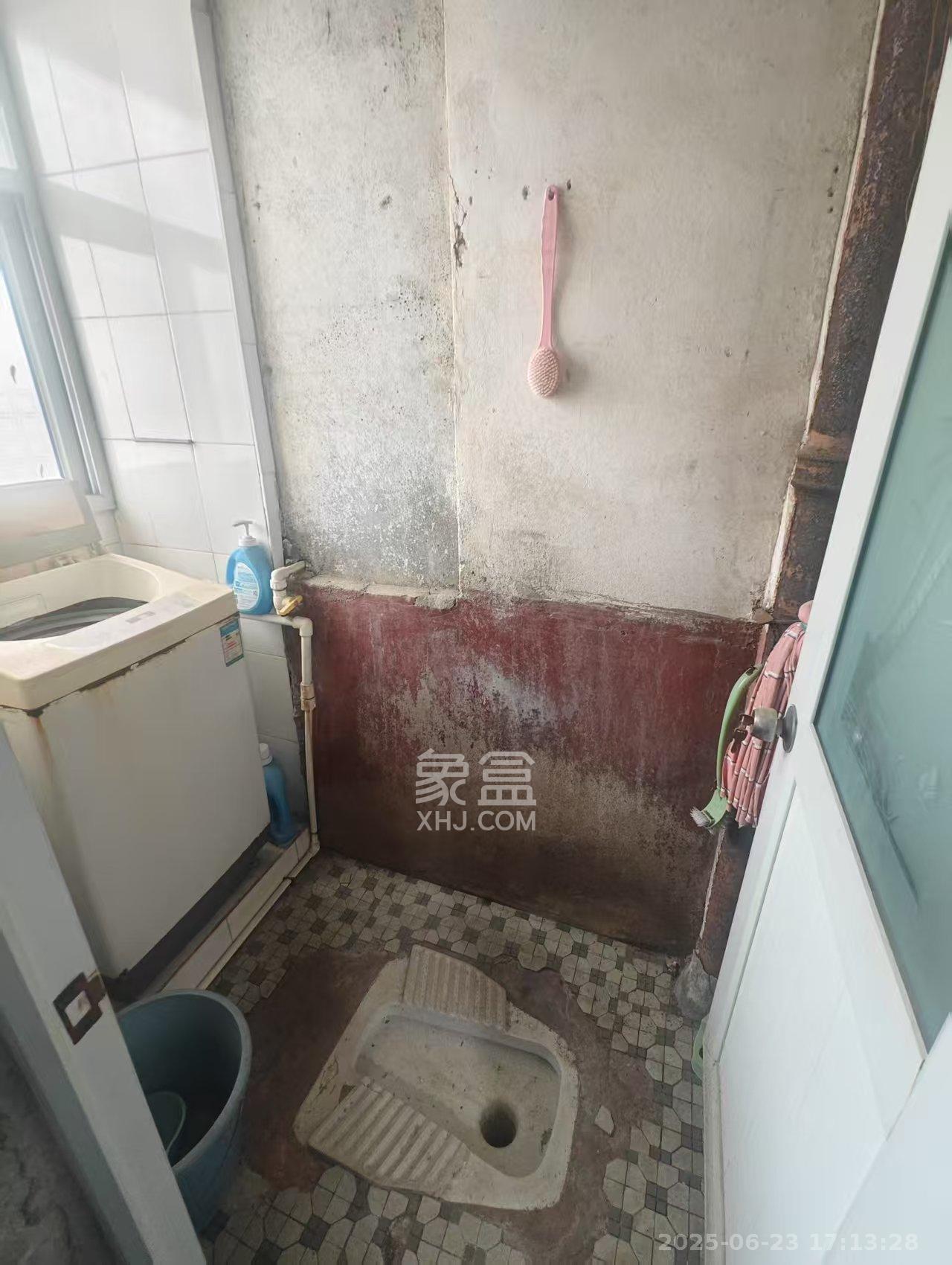 南门口散盘  1室1厅1卫   1000.00元/月室内图