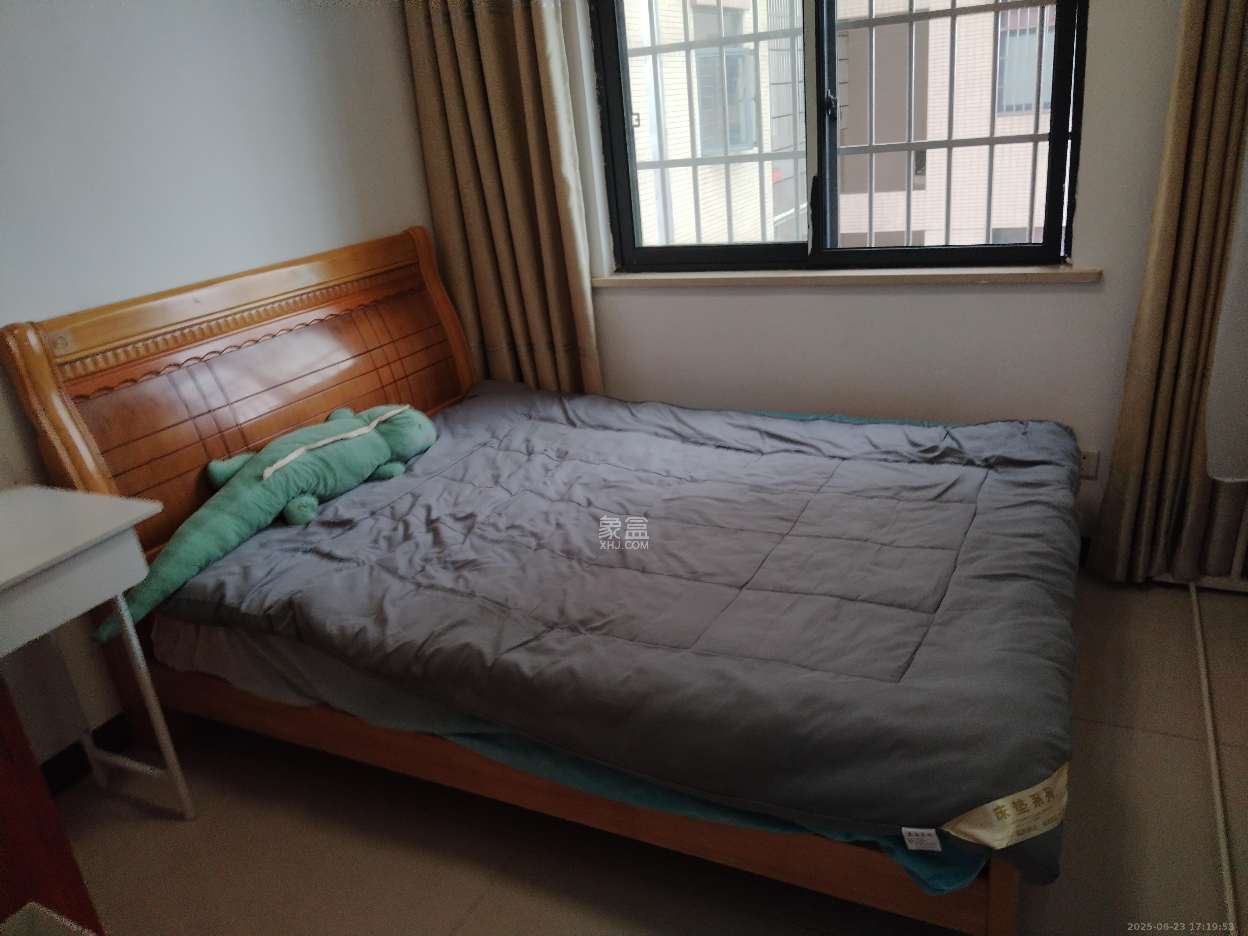 景塘家园 3室1厅1卫 2200.0元/月 景塘家园 3室1厅1卫 2200.0元/月室内图