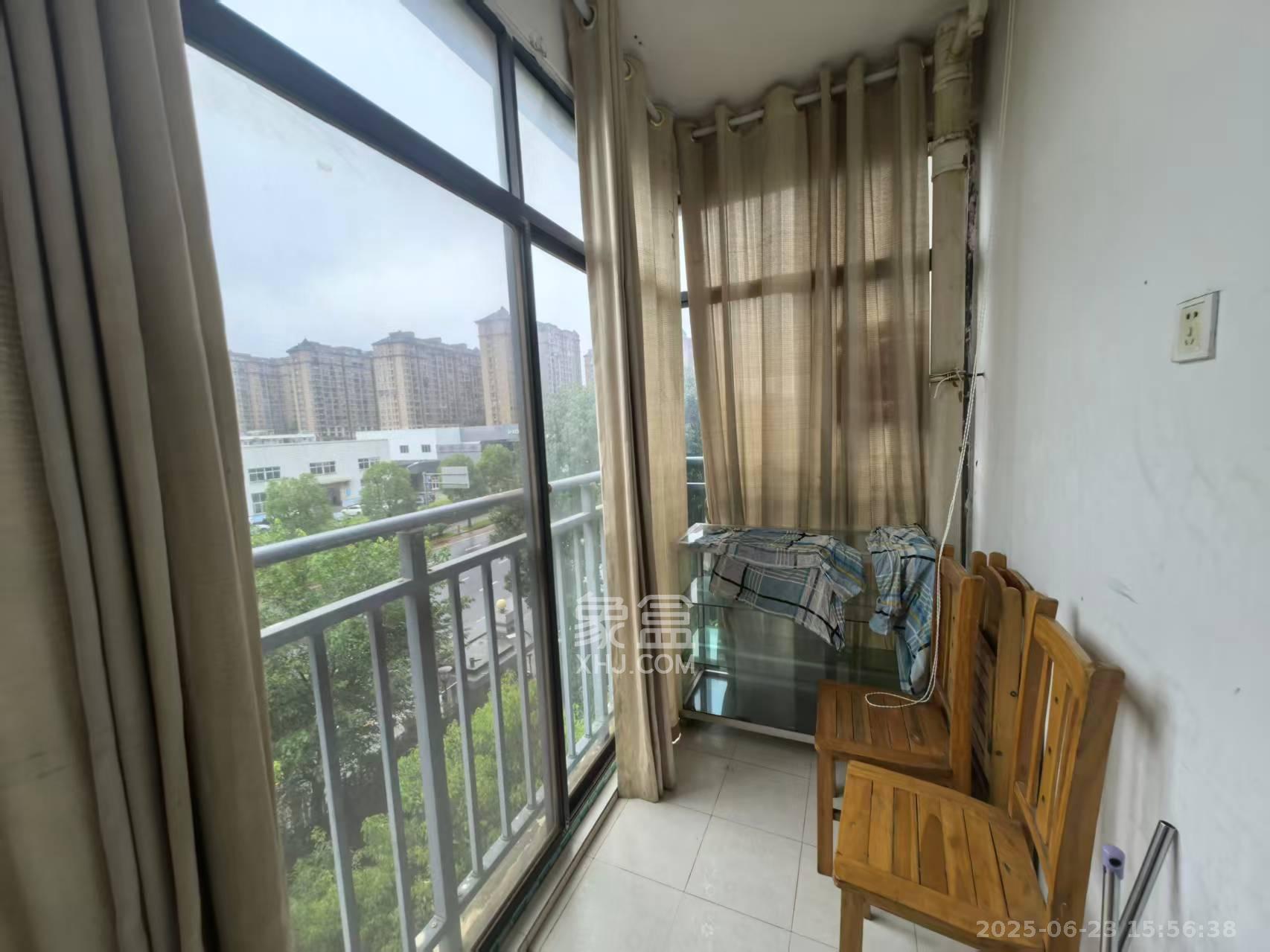 天和家园  3室2厅2卫    2500.0元/月 天和家园  3室2厅2卫    2500.0元/月室内图