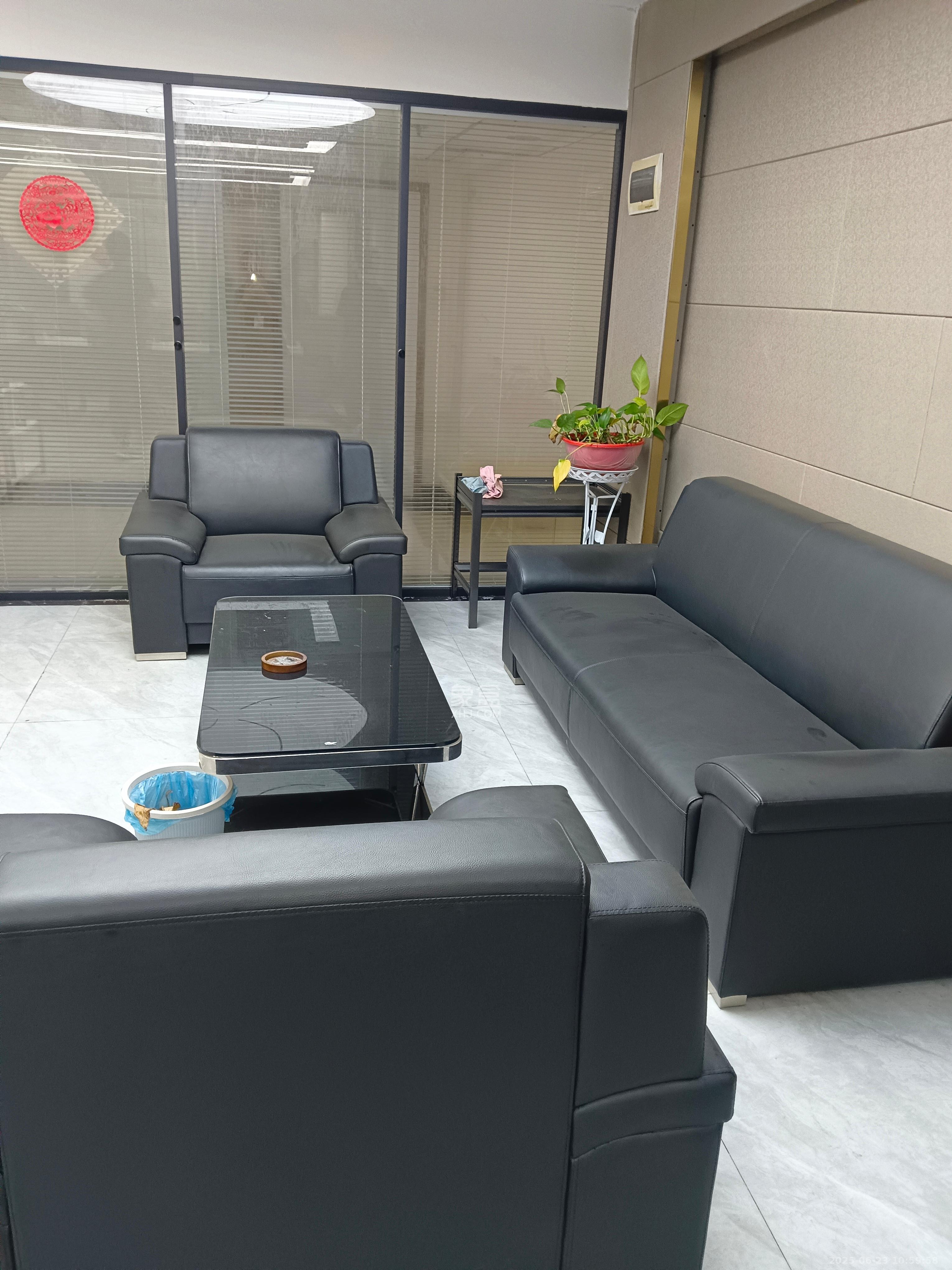 定王大厦   220.0㎡     9900.00元/月室内图