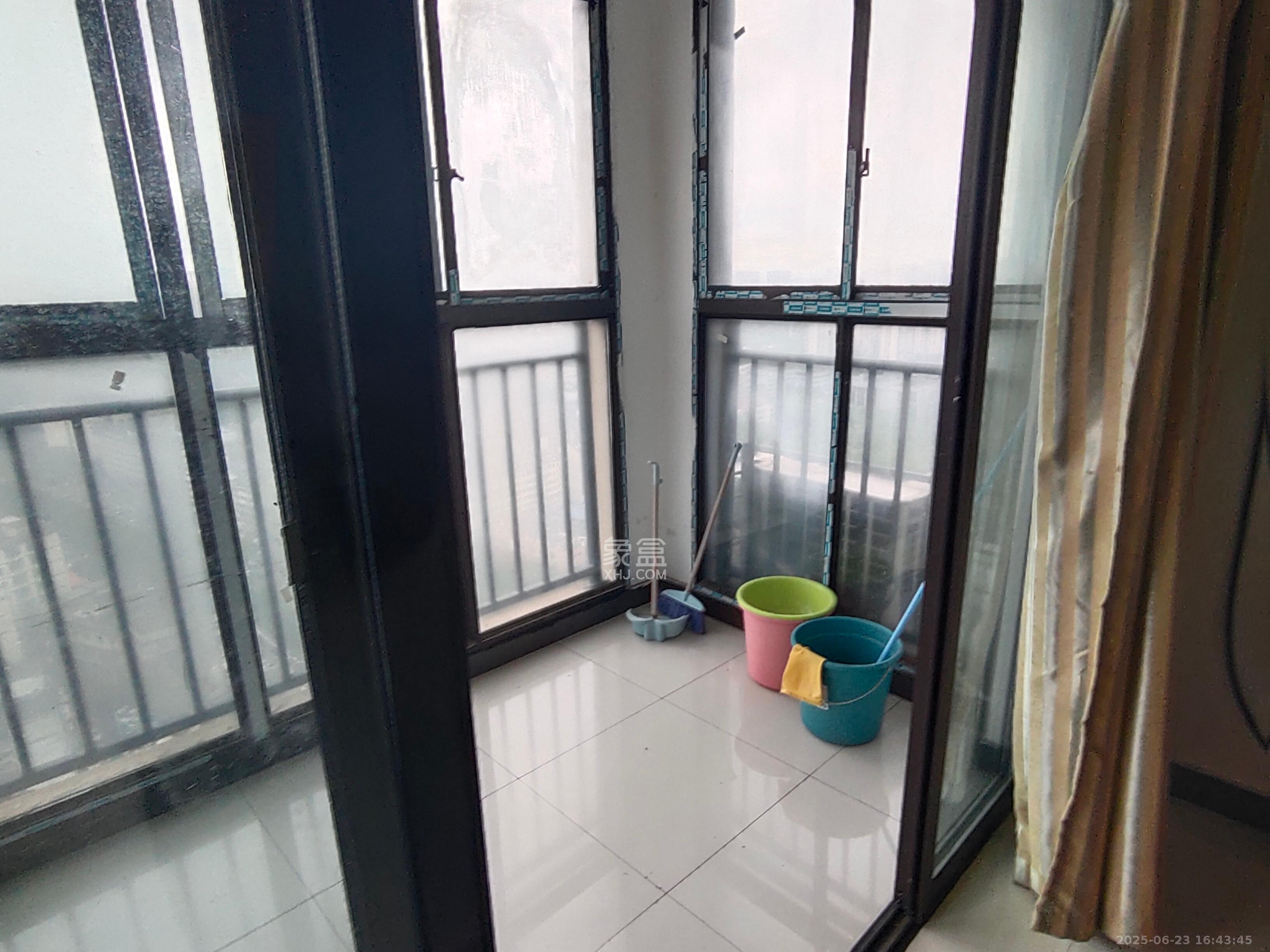 南枫时光 3室1厅1卫 2500.0元/月 南枫时光 3室1厅1卫 2500.0元/月室内图