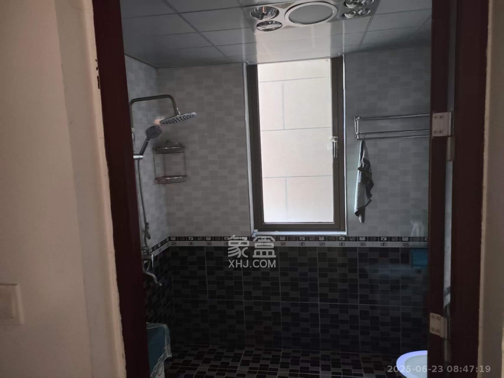 金茂梅溪湖 2室2厅1卫 2550.0元/月 金茂梅溪湖 2室2厅1卫 2550.0元/月室内图