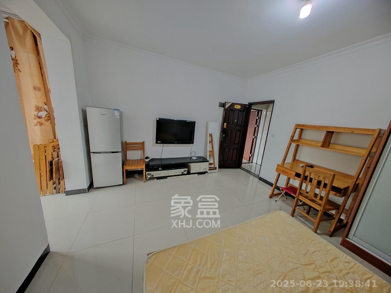 梅溪峰汇（房聚梅溪壹中心）  1室1厅1卫    1350.0元/月室内图