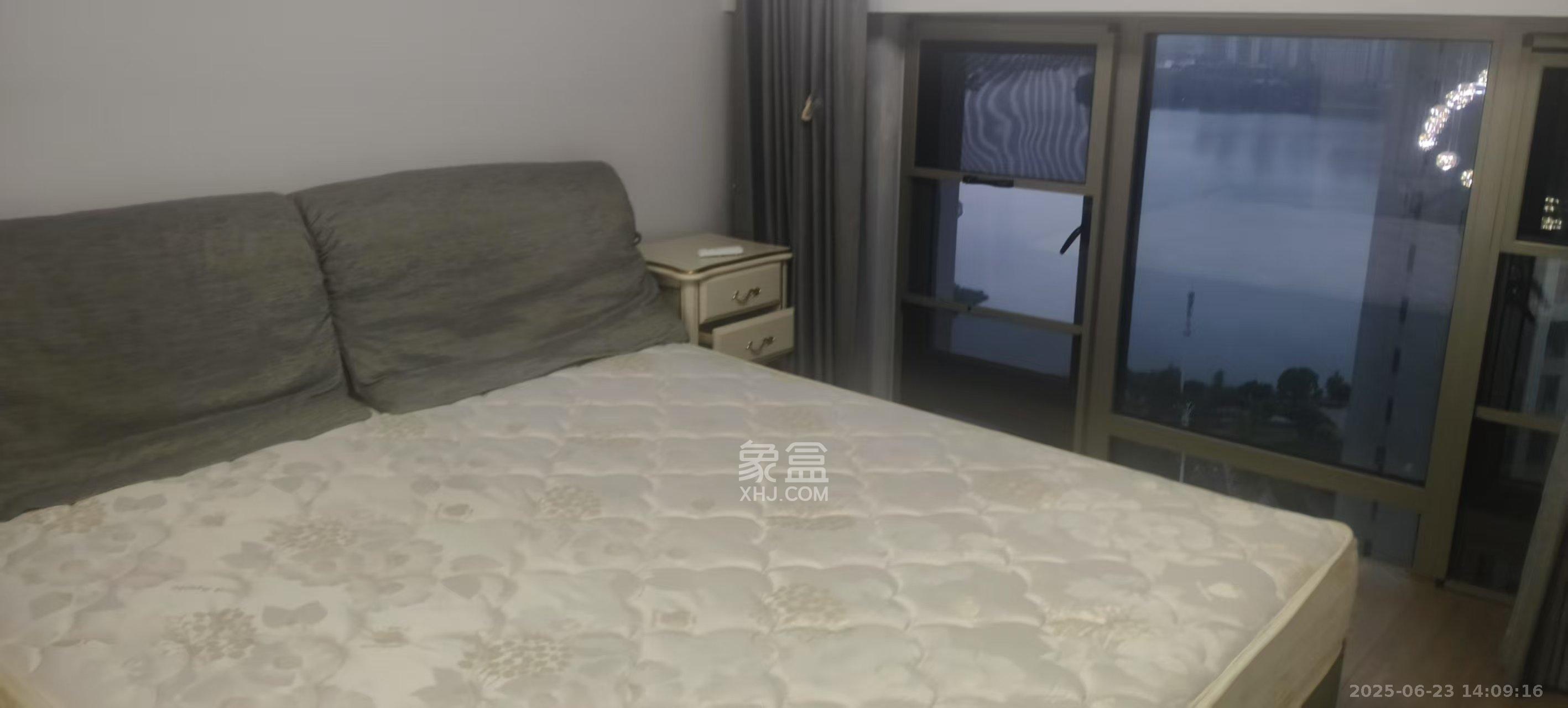 梅溪湖金茂湾  2室1厅1卫   2500.00元/月室内图