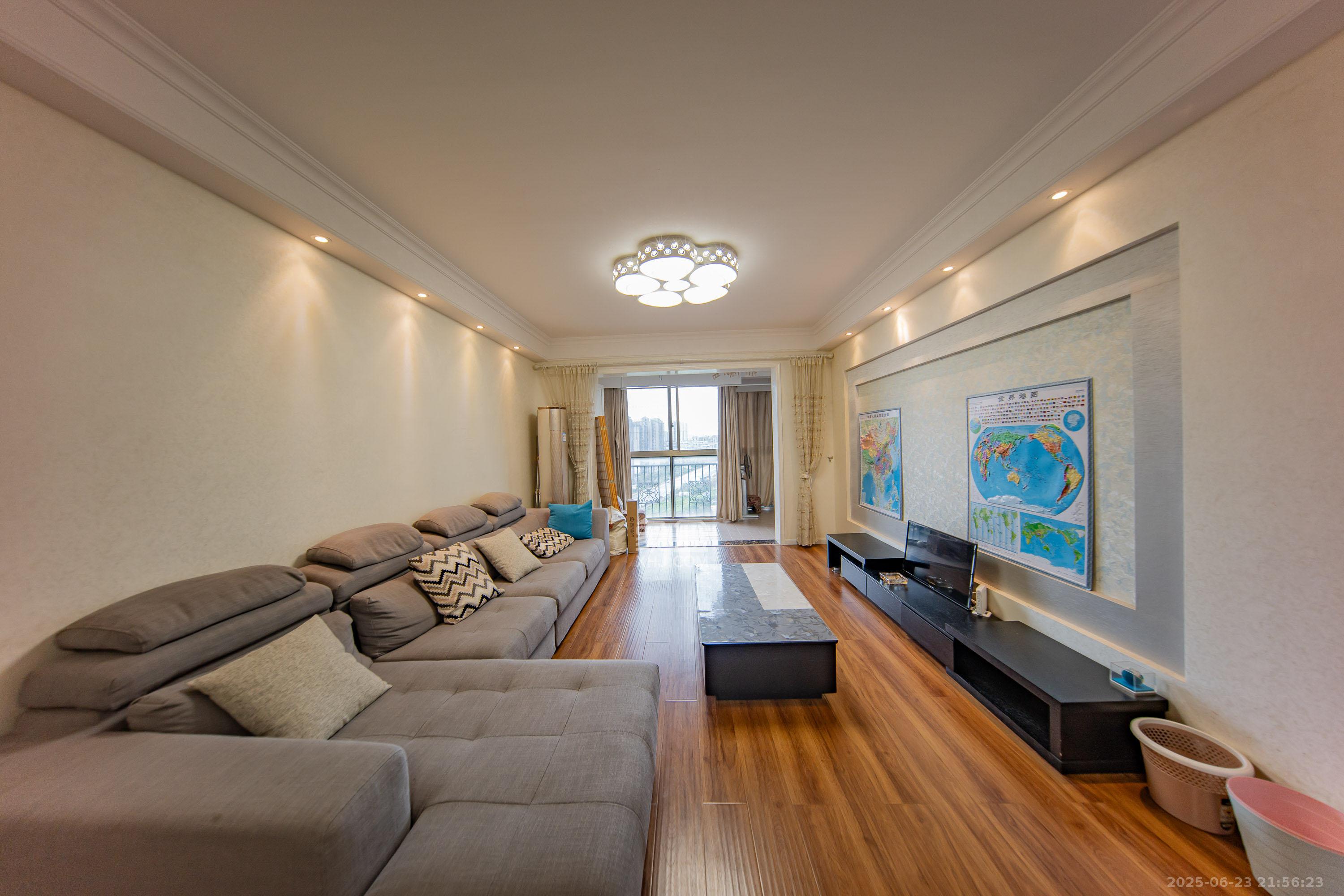 江山帝景雅典  2室1厅1卫    102.0万 江山帝景雅典  2室1厅1卫    102.0万客厅