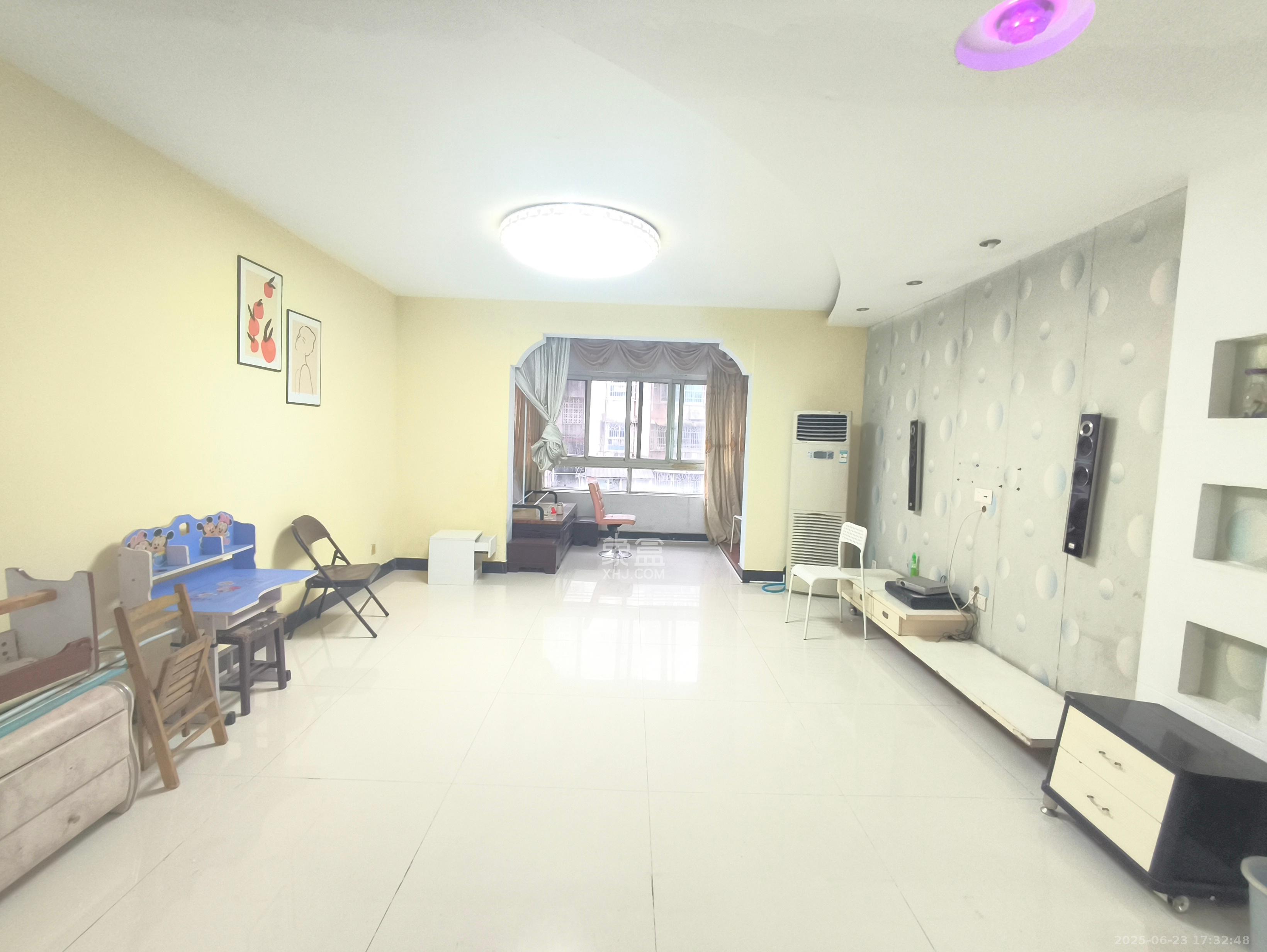 天剑社区(湖南省水利水电一公司宿舍) 3室2厅1卫 2000.0元/月 天剑社区(湖南省水利水电一公司宿舍) 3室2厅1卫 2000.0元/月室内图