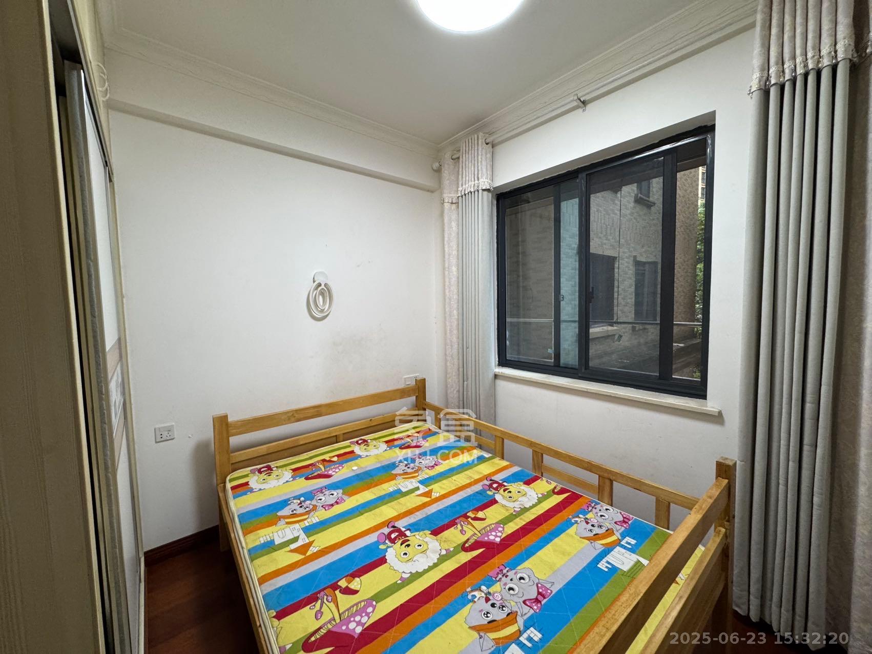 中南红领邦(红星嘉和苑) 1室2厅2卫 2500.0元/月 中南红领邦(红星嘉和苑) 1室2厅2卫 2500.0元/月室内图