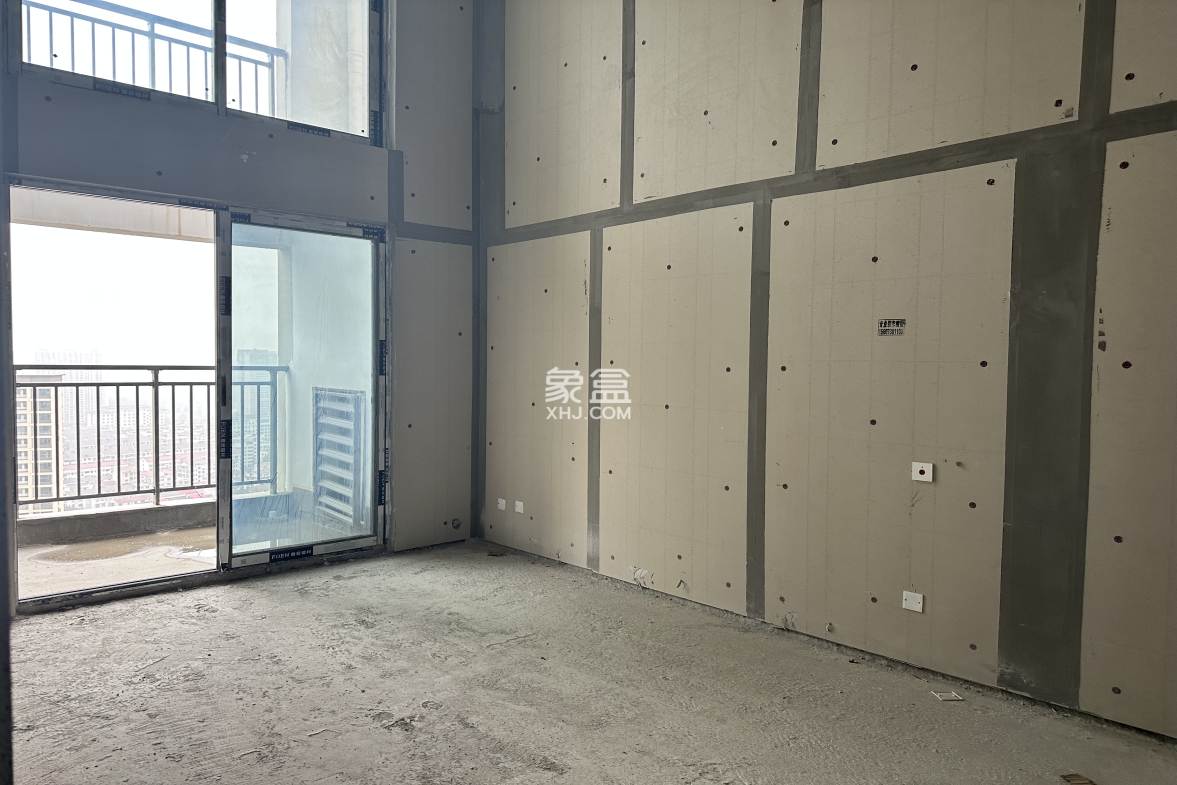 吾悦广场 4室2厅2卫 70.0万 吾悦广场 4室2厅2卫 70.0万客厅