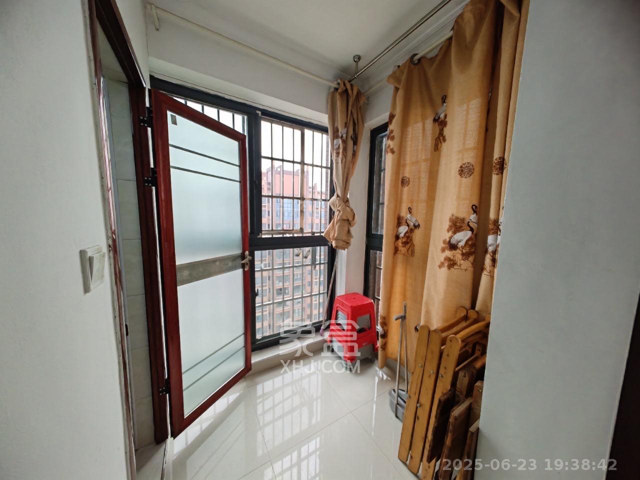 梅溪峰汇（房聚梅溪壹中心）  1室1厅1卫    1350.0元/月室内图