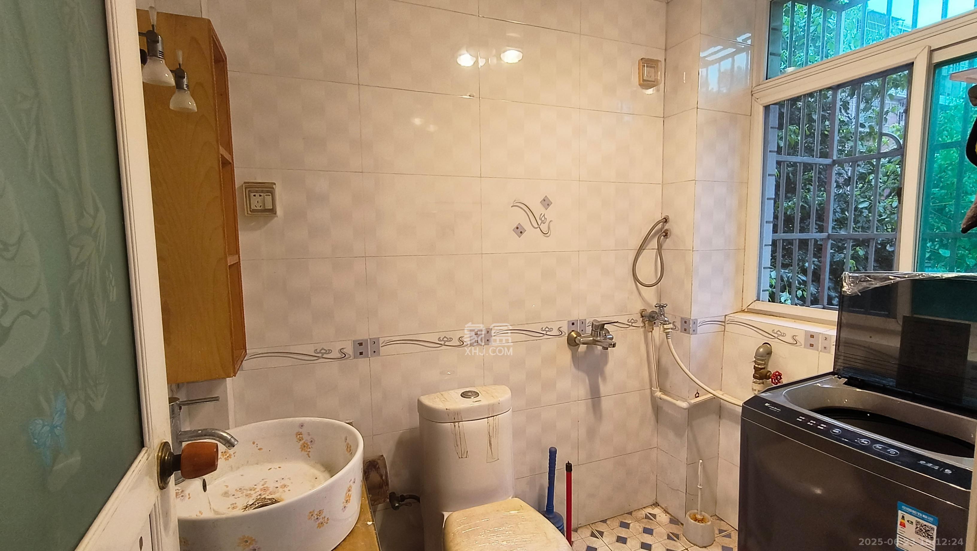 果林场小区(锦林社区)  3室2厅2卫    2200.0元/月 果林场小区(锦林社区)  3室2厅2卫    2200.0元/月室内图