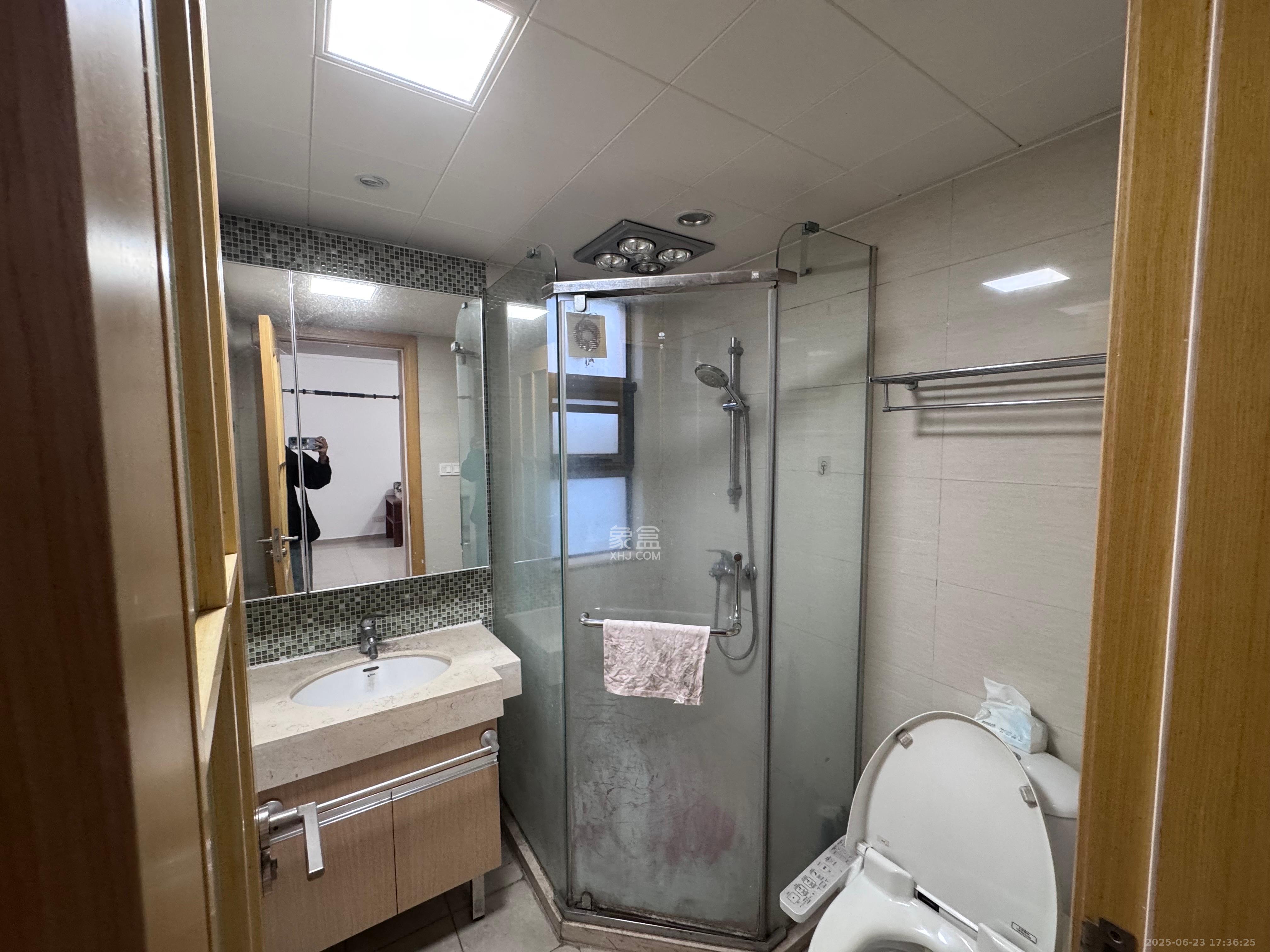 珠江花城四期花盛  2室2厅1卫   2200.00元/月室内图