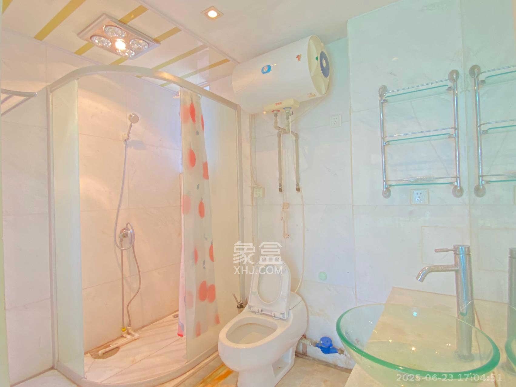 欧园  1室1厅1卫   1250.00元/月室内图
