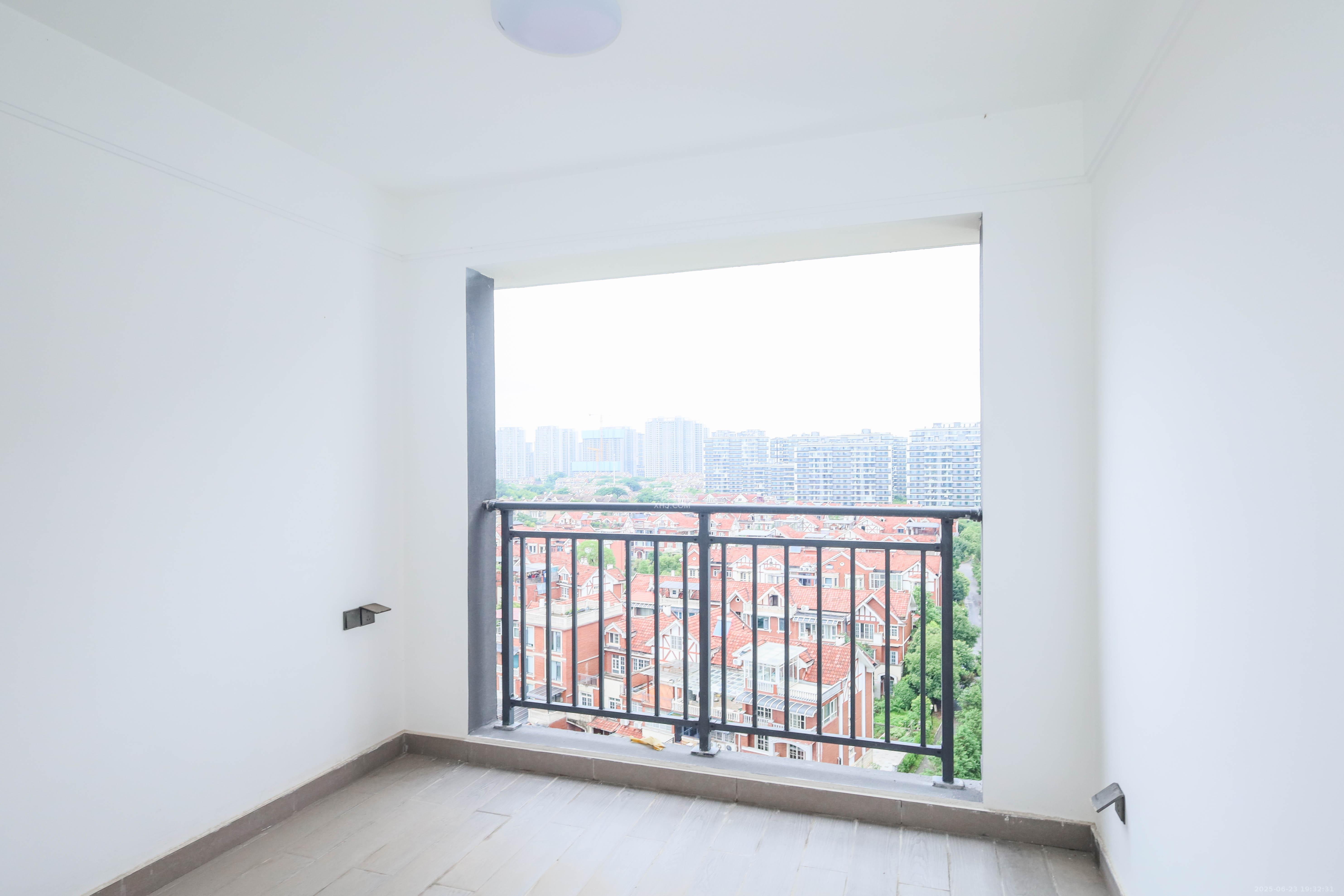 旭辉铂宸府 4室2厅2卫 149.9万 旭辉铂宸府 4室2厅2卫 149.9万卧室