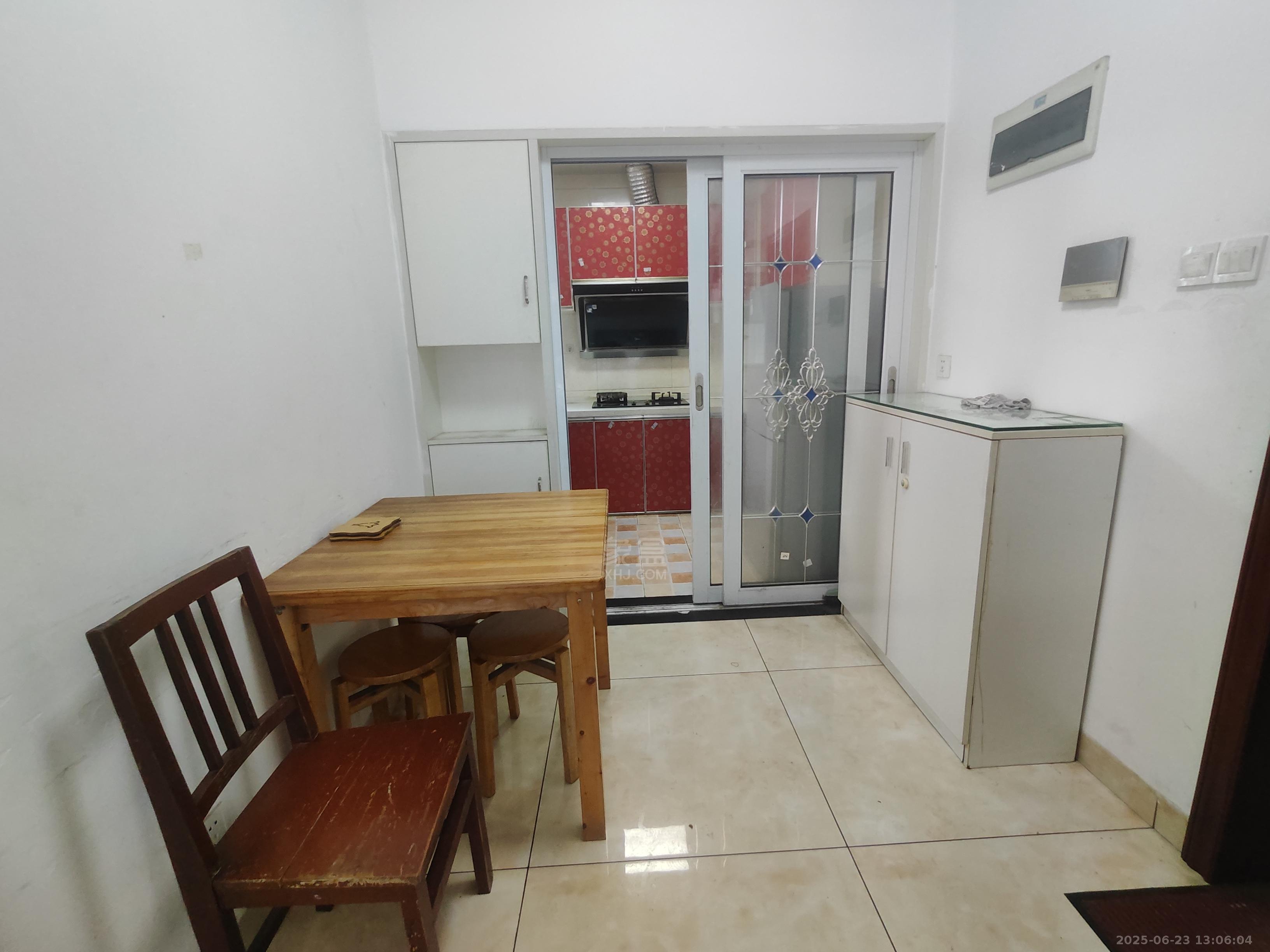 金轮翡翠名园 3室2厅1卫 1800.0元/月 金轮翡翠名园 3室2厅1卫 1800.0元/月室内图