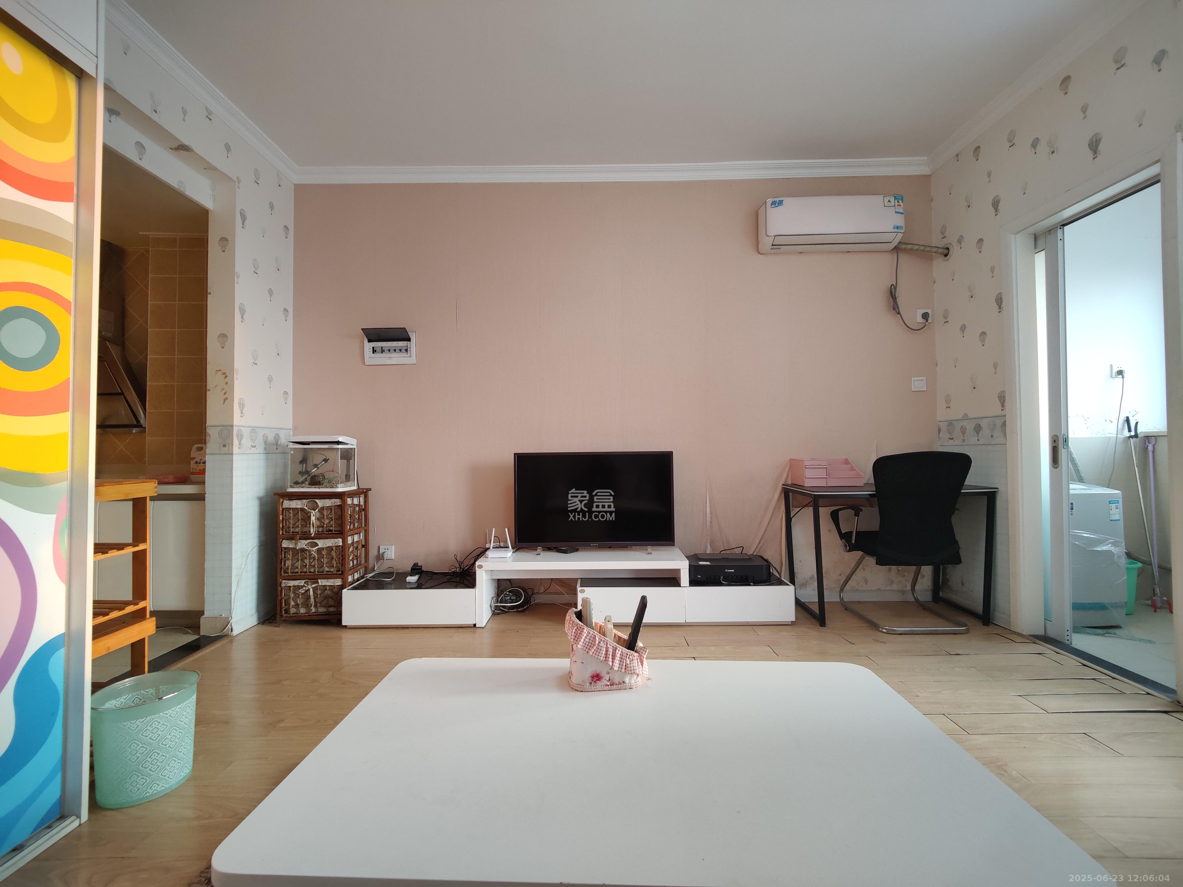 月亮湾草莓街区一、二期 1室1厅1卫 1200.0元/月 月亮湾草莓街区一、二期 1室1厅1卫 1200.0元/月室内图