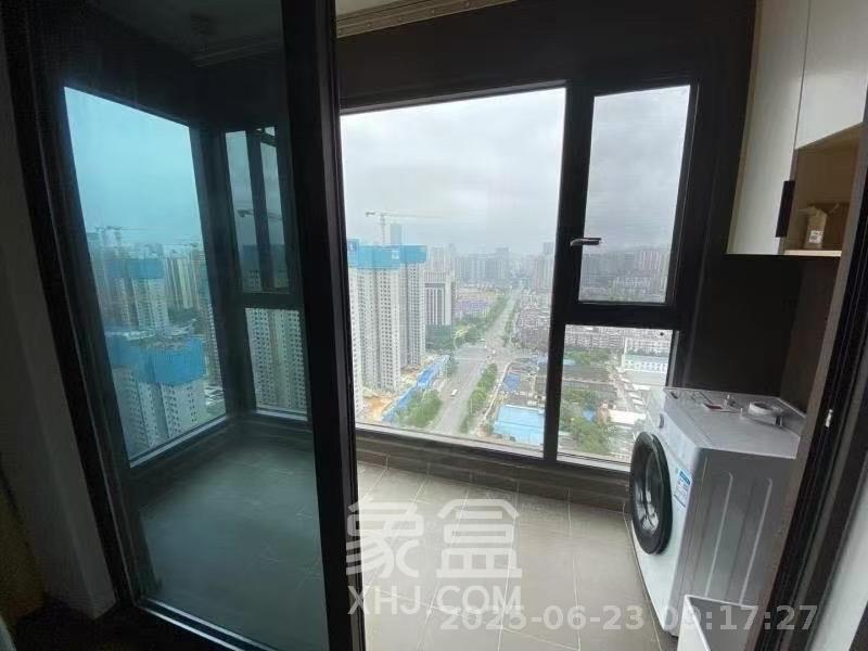 龙湖水晶郦城  3室2厅1卫   3100.00元/月室内图