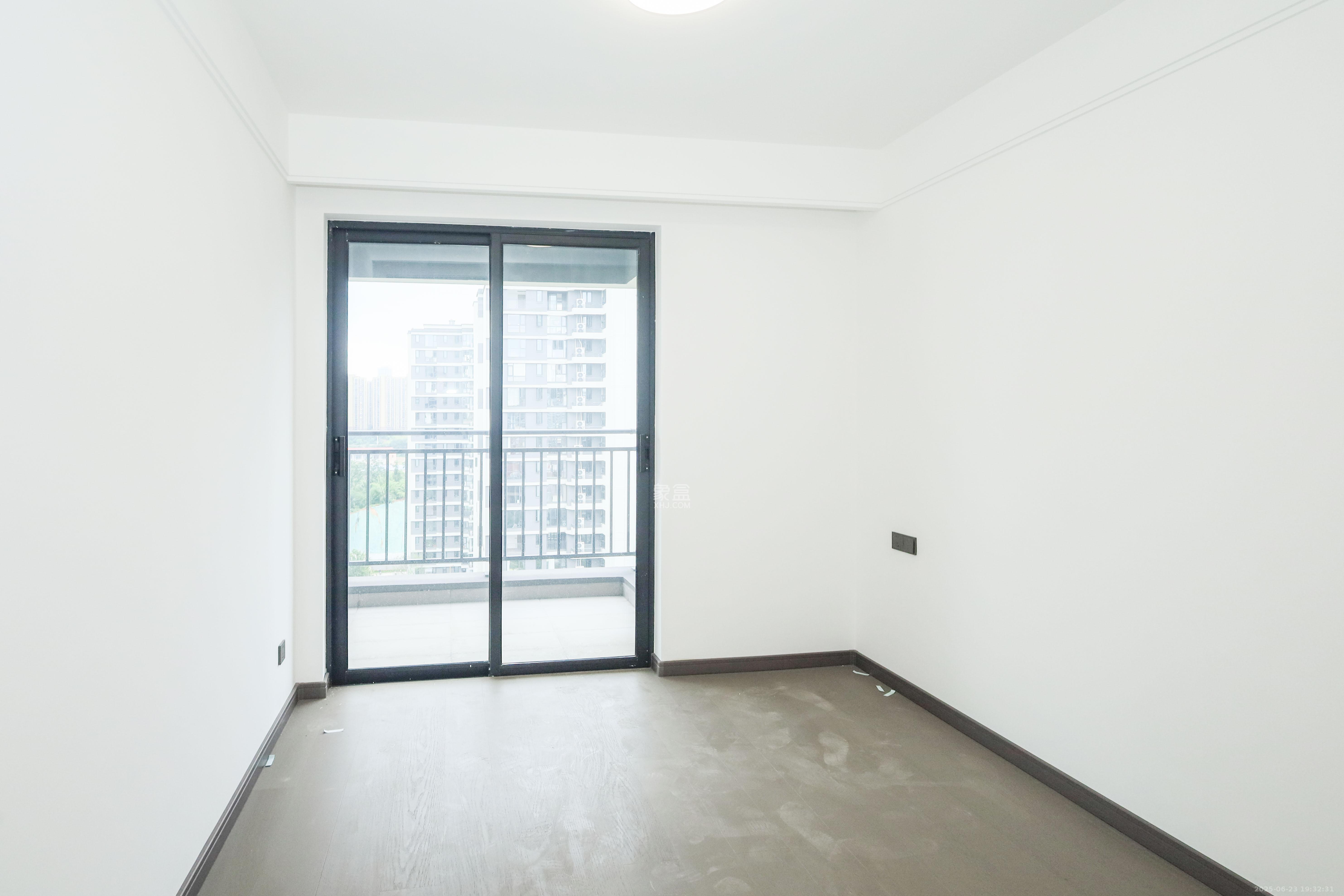 旭辉铂宸府 4室2厅2卫 149.9万 旭辉铂宸府 4室2厅2卫 149.9万卧室