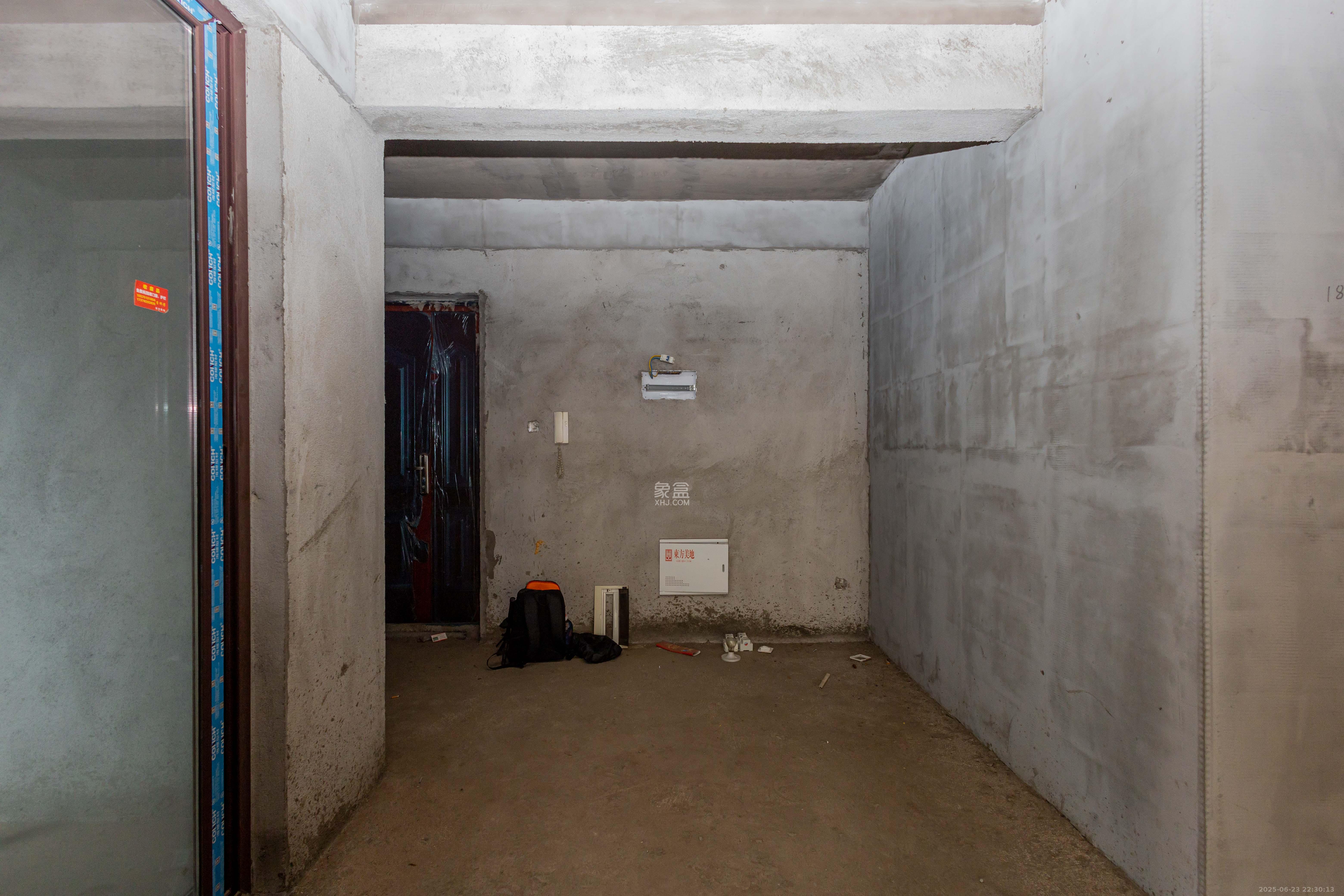 东方美地 2室2厅1卫 55.0万 东方美地 2室2厅1卫 55.0万客厅