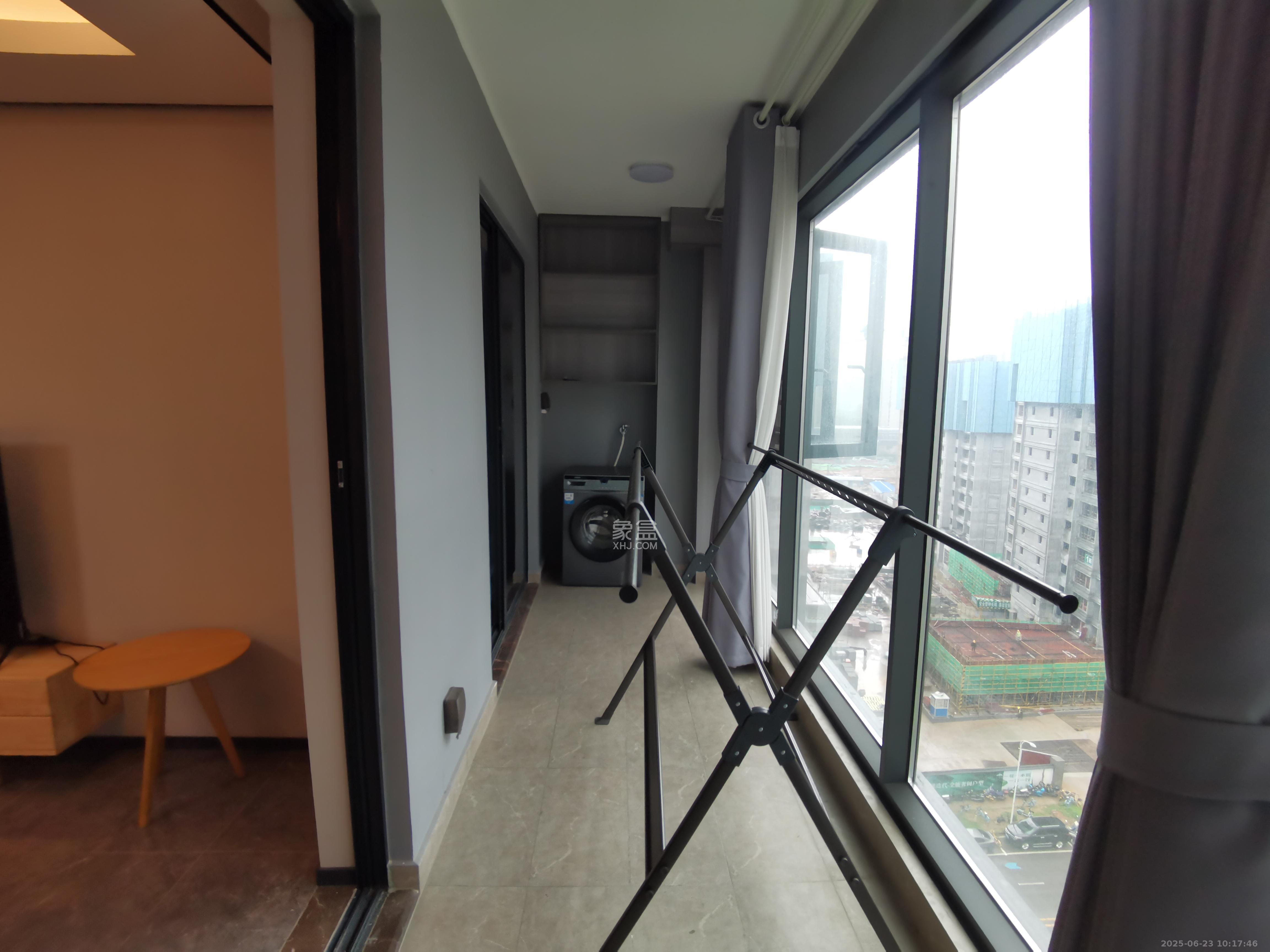 中海阅麓山二期 3室2厅2卫 3800.0元/月 中海阅麓山二期 3室2厅2卫 3800.0元/月室内图