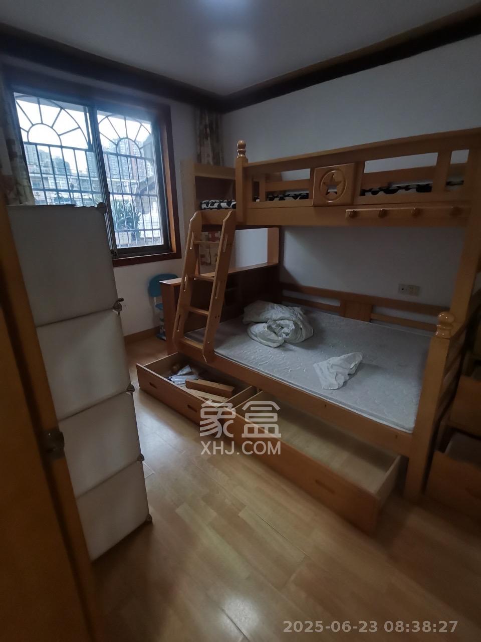 湖动社区新河市场(新河家具城) 3室2厅1卫 2300.0元/月 湖动社区新河市场(新河家具城) 3室2厅1卫 2300.0元/月室内图