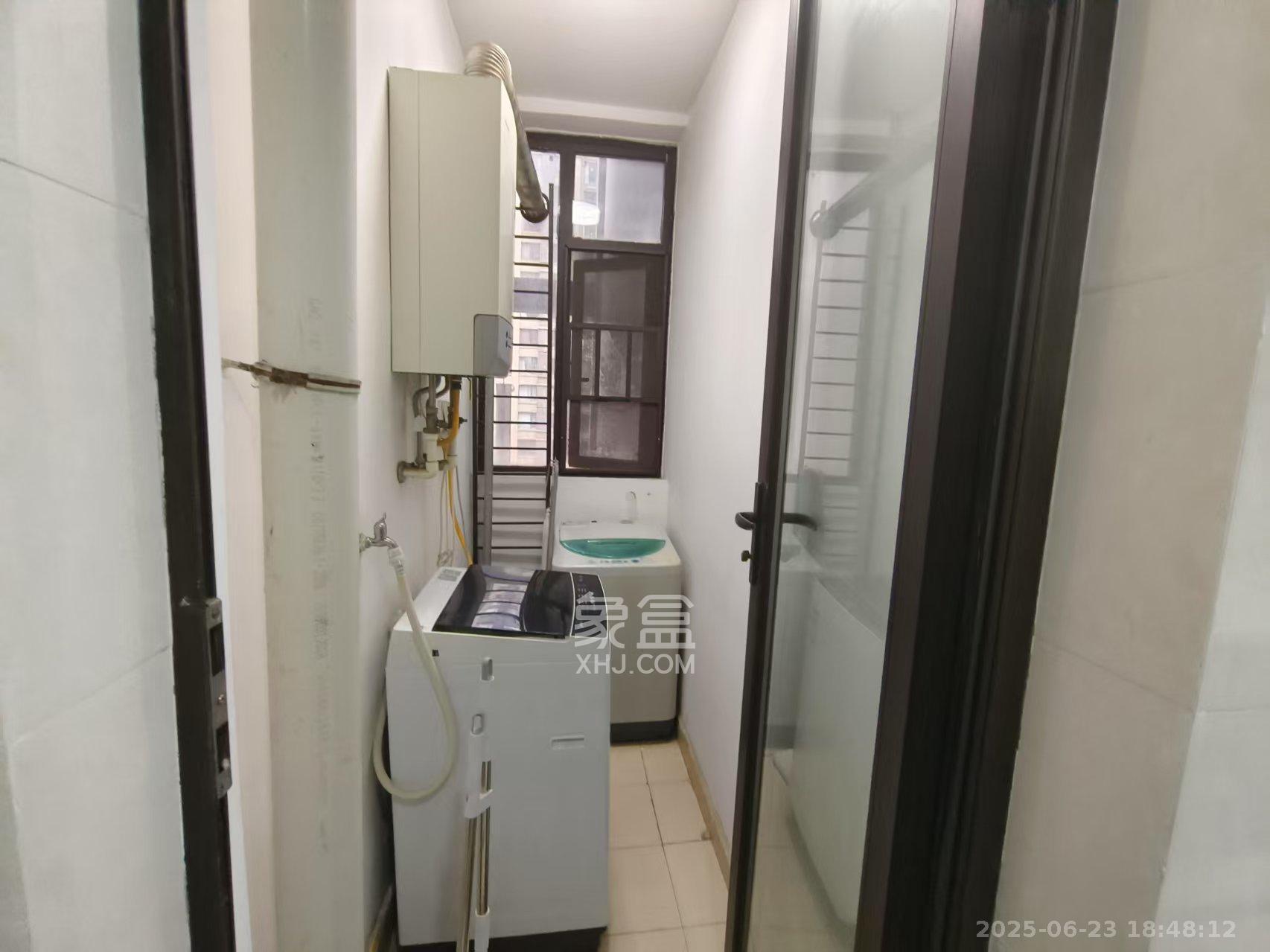 中海国际一期 3室2厅1卫 1900.0元/月 中海国际一期 3室2厅1卫 1900.0元/月室内图