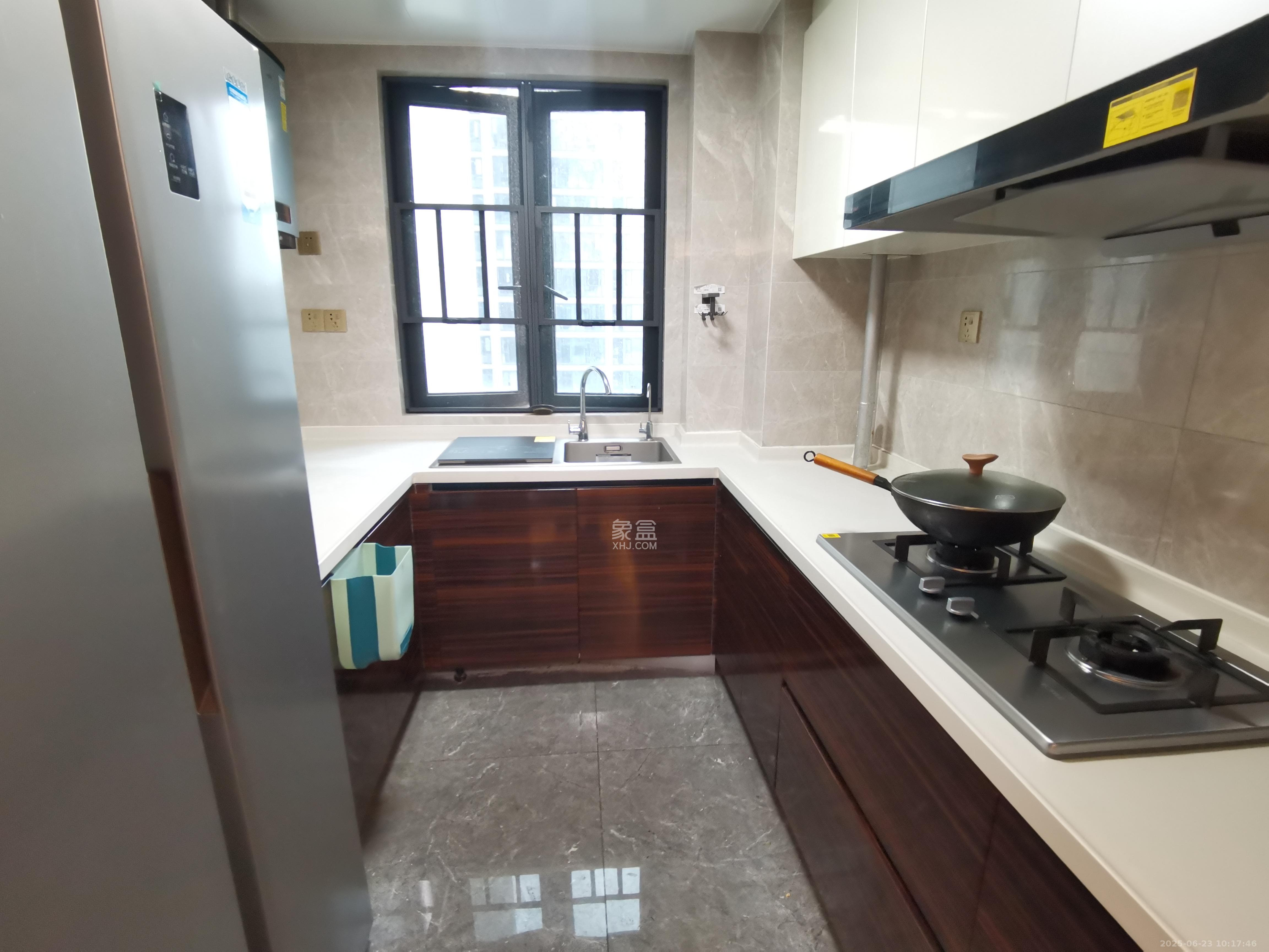 中海阅麓山二期 3室2厅2卫 3800.0元/月 中海阅麓山二期 3室2厅2卫 3800.0元/月室内图