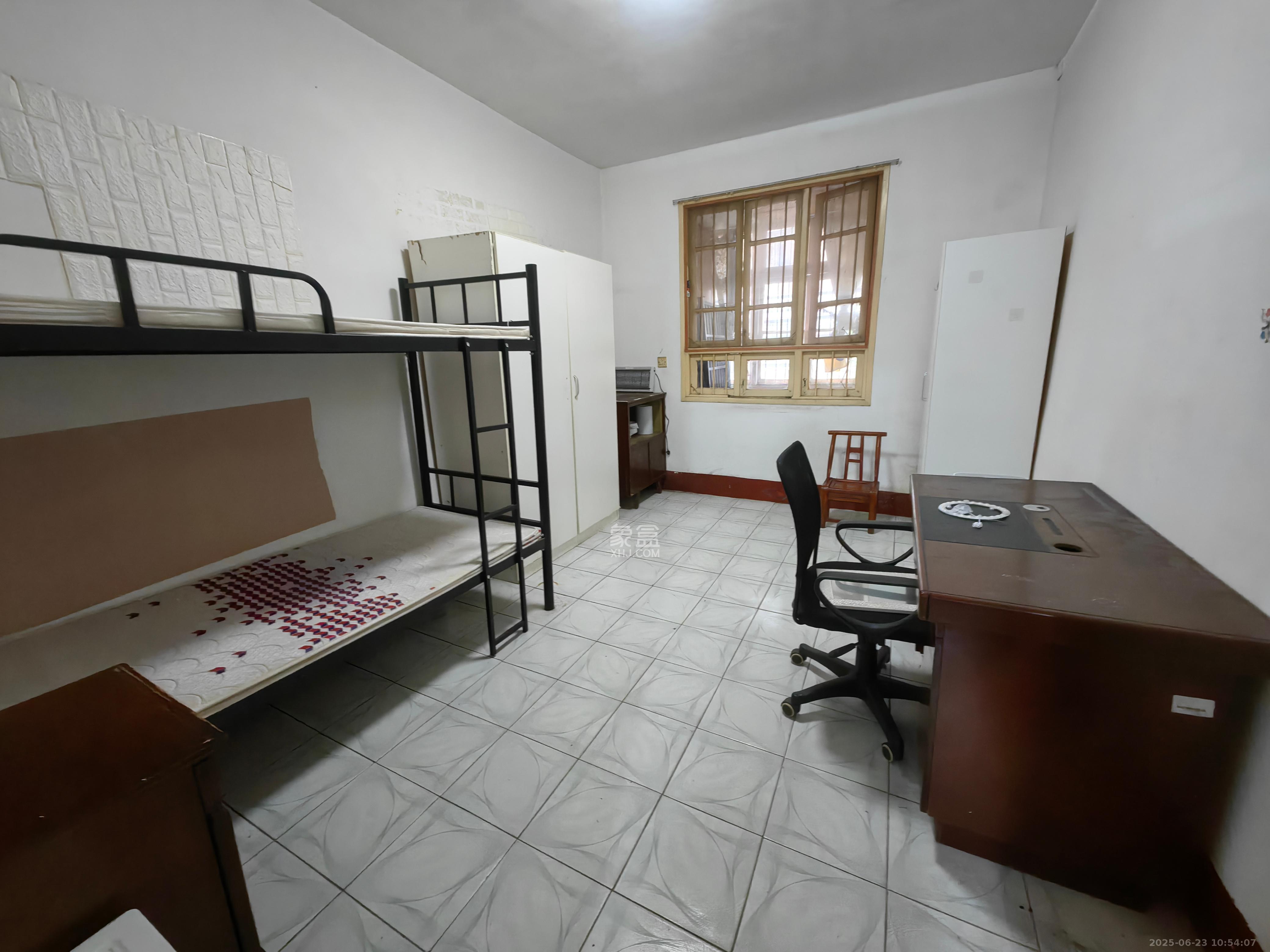 窑岭农业银行宿舍  2室1厅1卫    1680.0元/月 窑岭农业银行宿舍  2室1厅1卫    1680.0元/月室内图