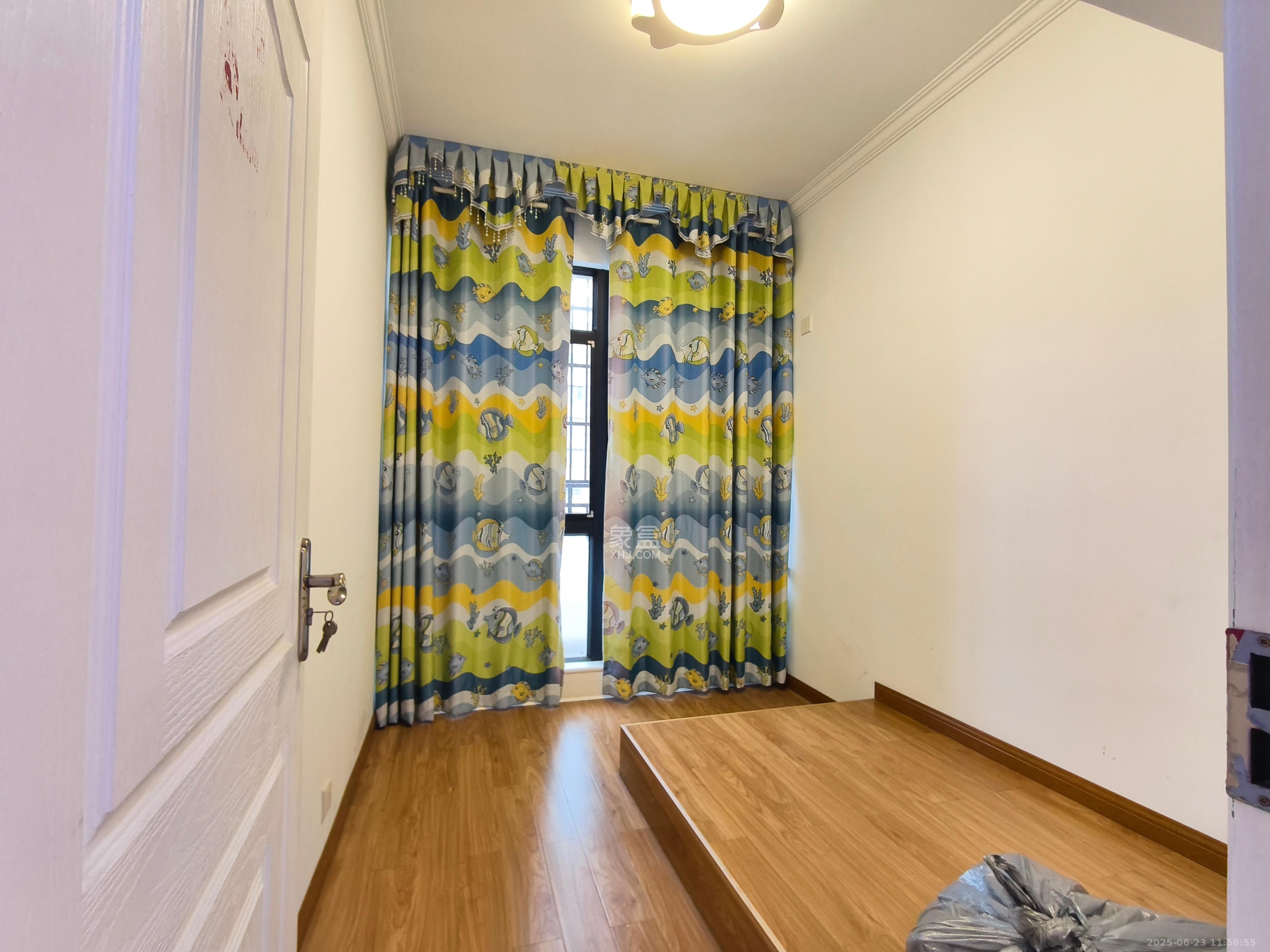 康桥长郡 3室2厅1卫 2500.0元/月 康桥长郡 3室2厅1卫 2500.0元/月室内图