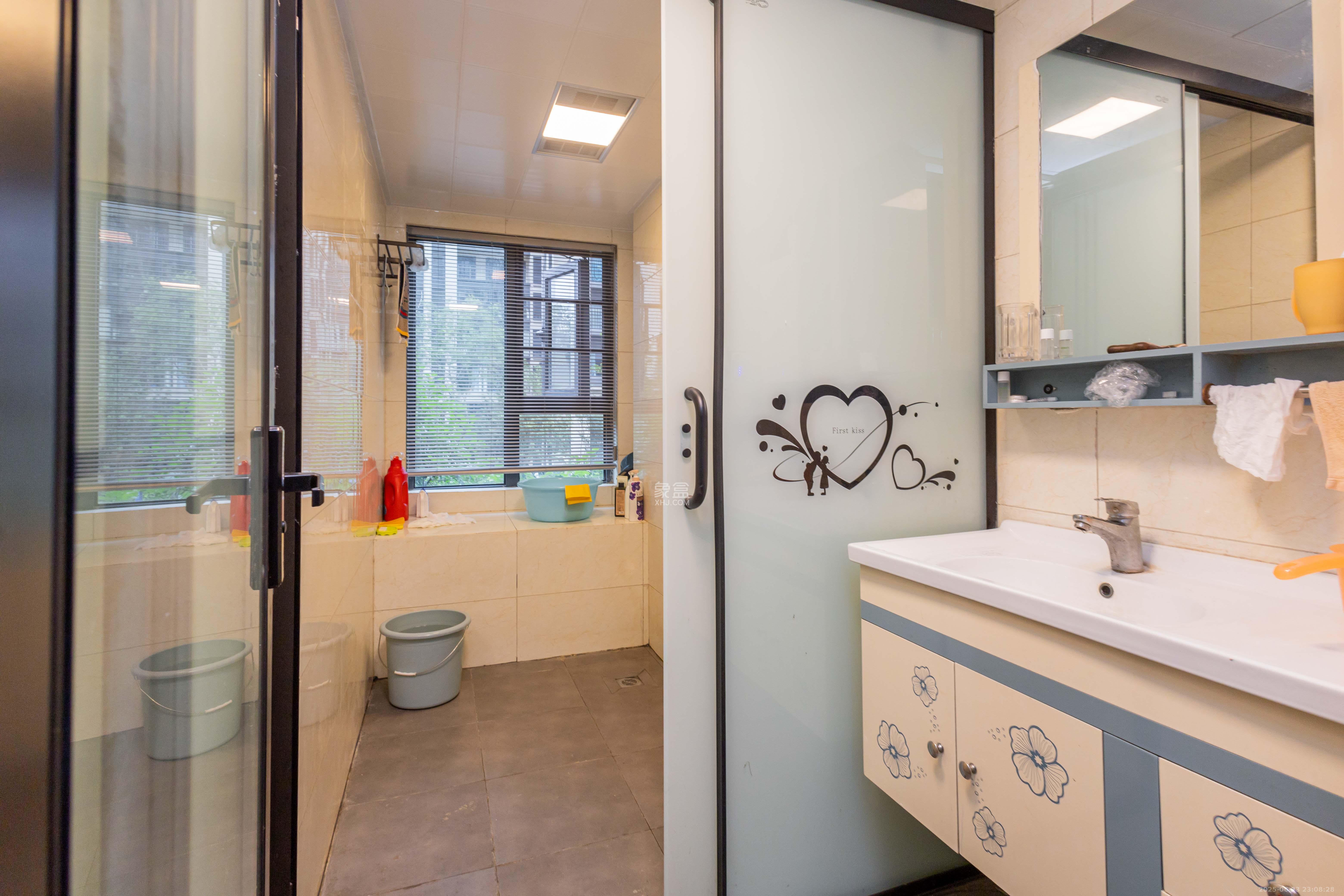 金科景朝集美星宸 4室2厅2卫 99.0万 金科景朝集美星宸 4室2厅2卫 99.0万卫生间