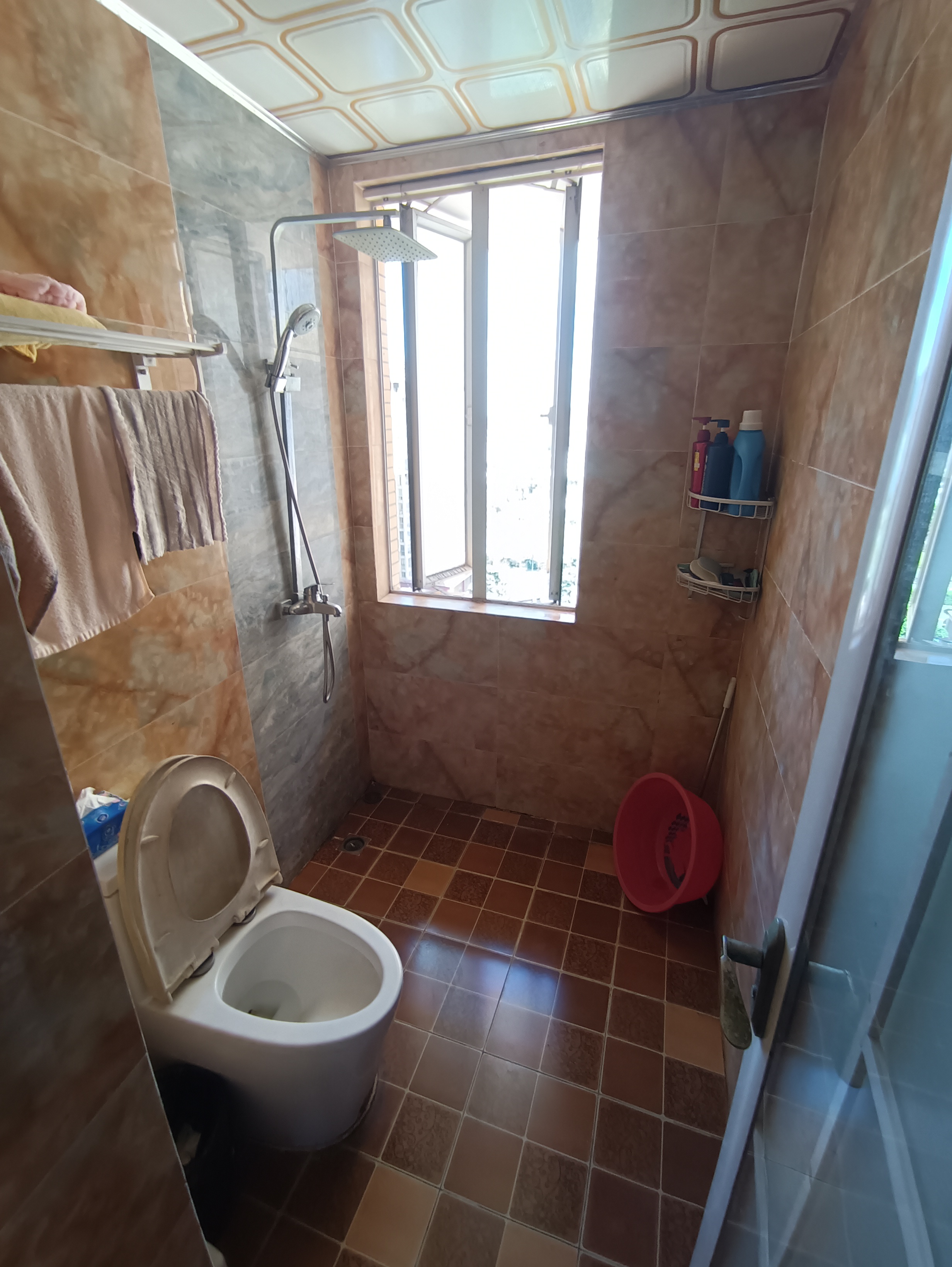 滨江度假城 3室2厅2卫 218.0万 滨江度假城 3室2厅2卫 218.0万客厅