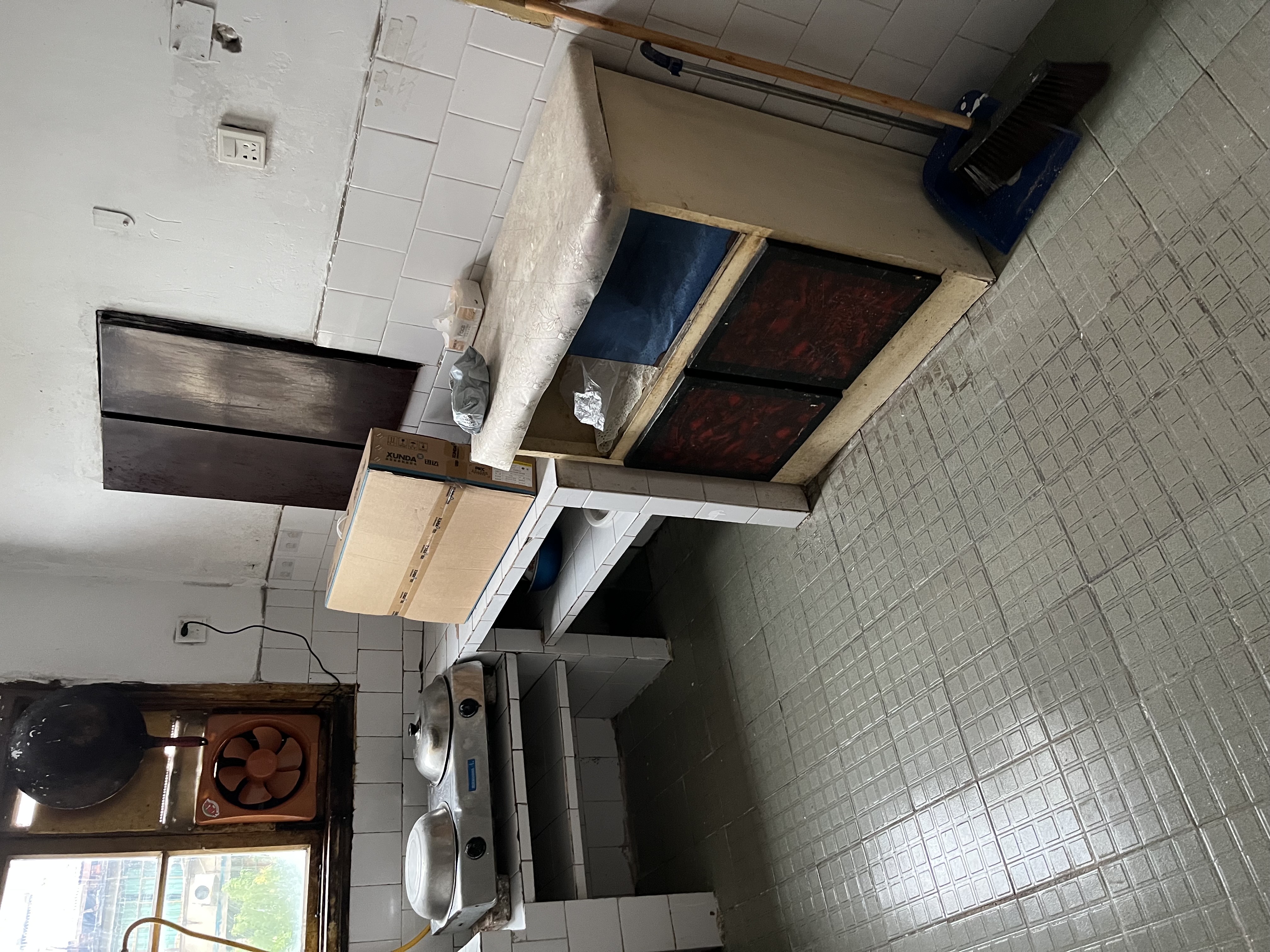 自来水公司家属楼(春檀路) 2室1厅1卫 32.8万 自来水公司家属楼(春檀路) 2室1厅1卫 32.8万客厅