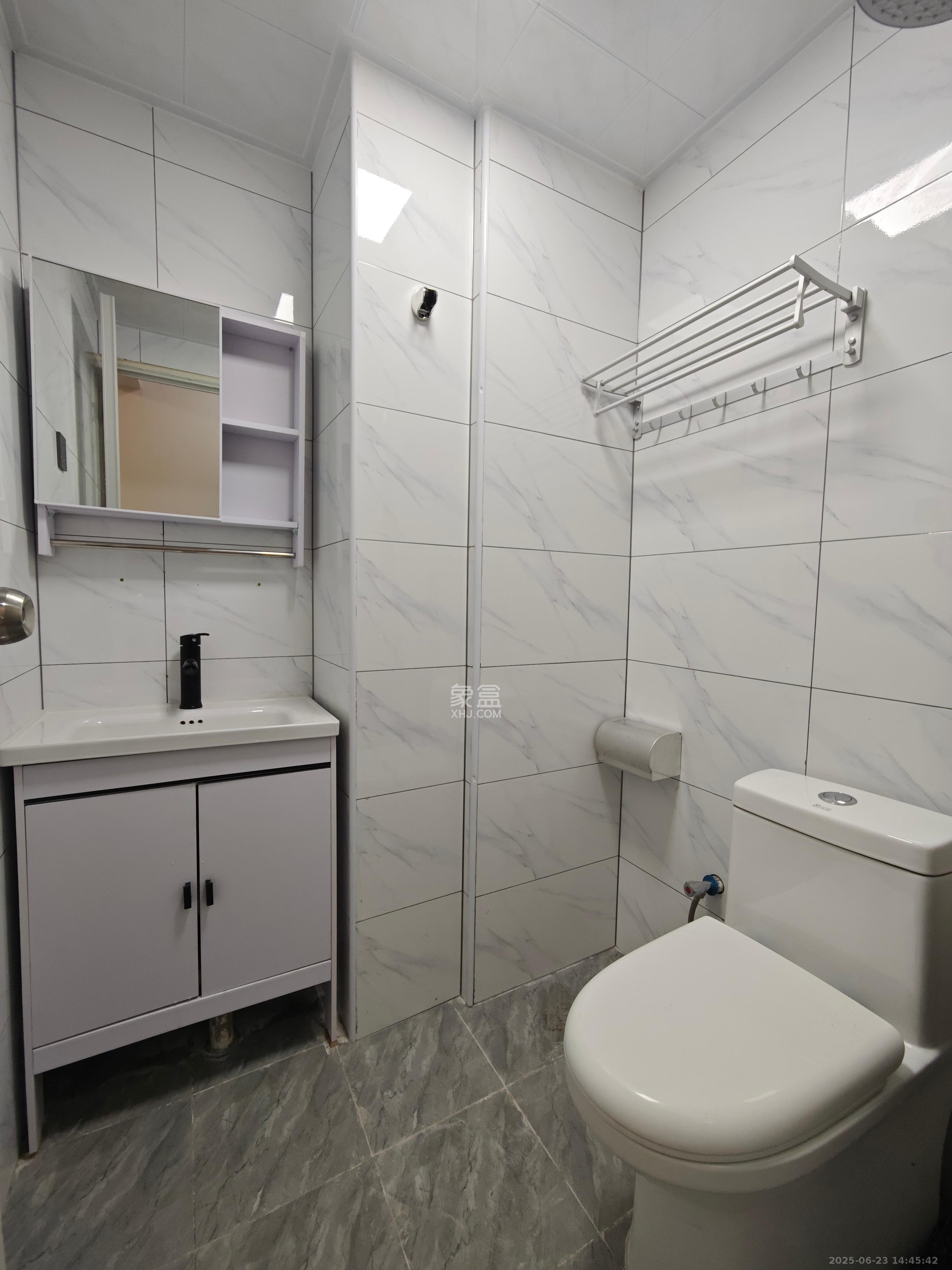 欧亚达国际广场  1室1厅1卫    1500.0元/月室内图