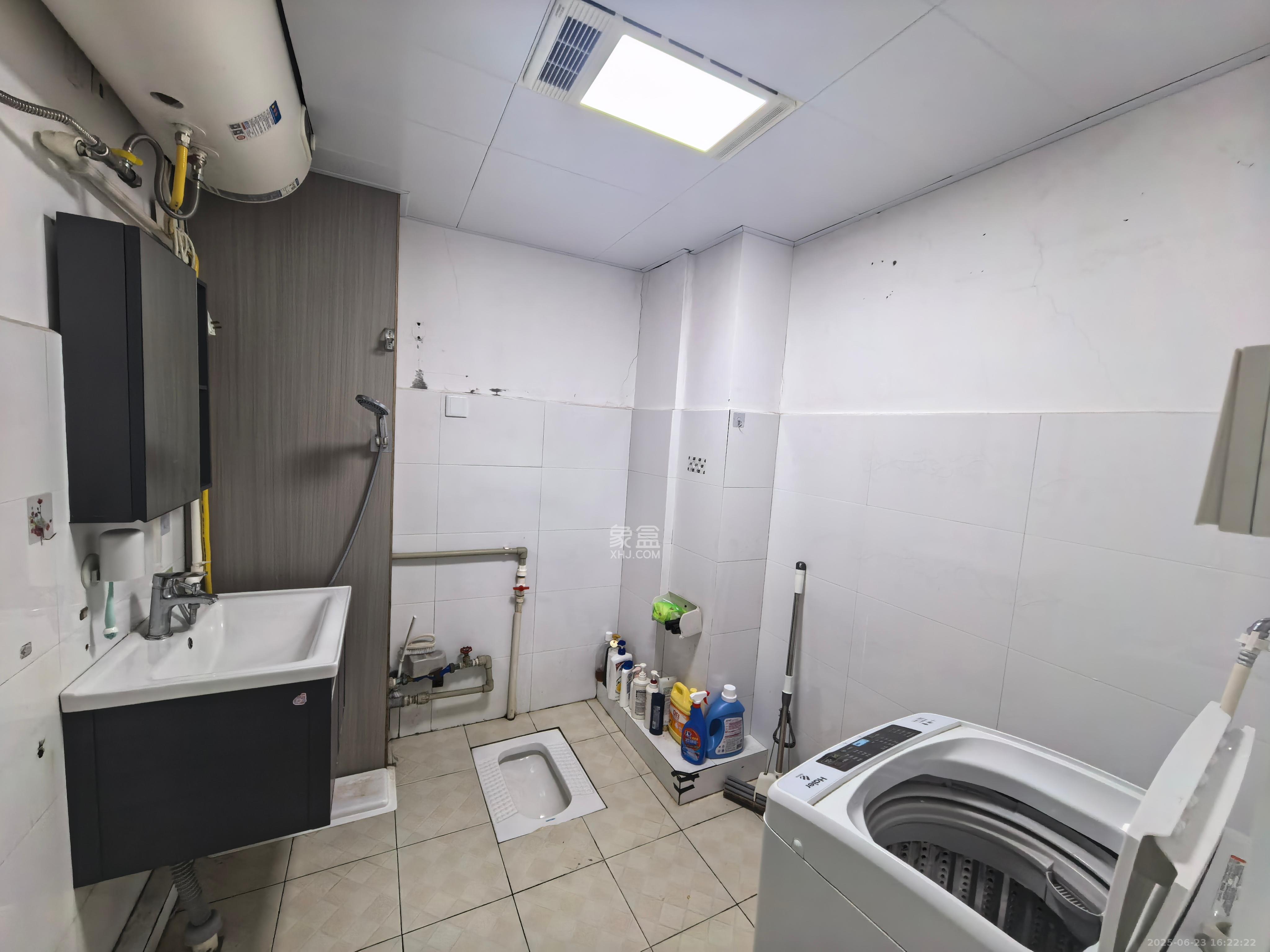 人瑞潇湘国际  1室1厅1卫    1800.0元/月 人瑞潇湘国际  1室1厅1卫    1800.0元/月室内图