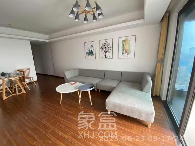 龙湖水晶郦城  3室2厅1卫   3100.00元/月室内图