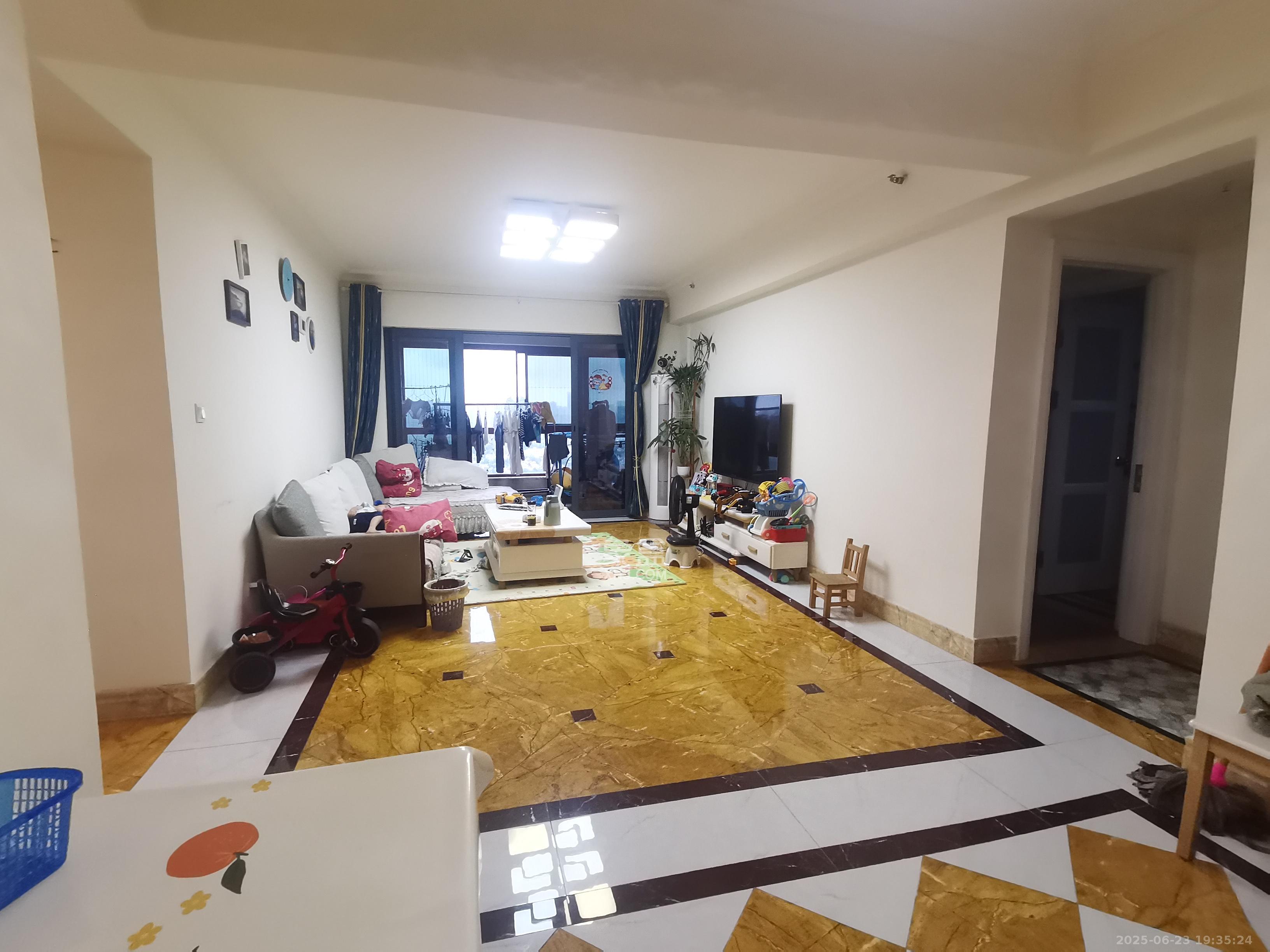 碧桂园威尼斯城  3室2厅1卫    3400.0元/月