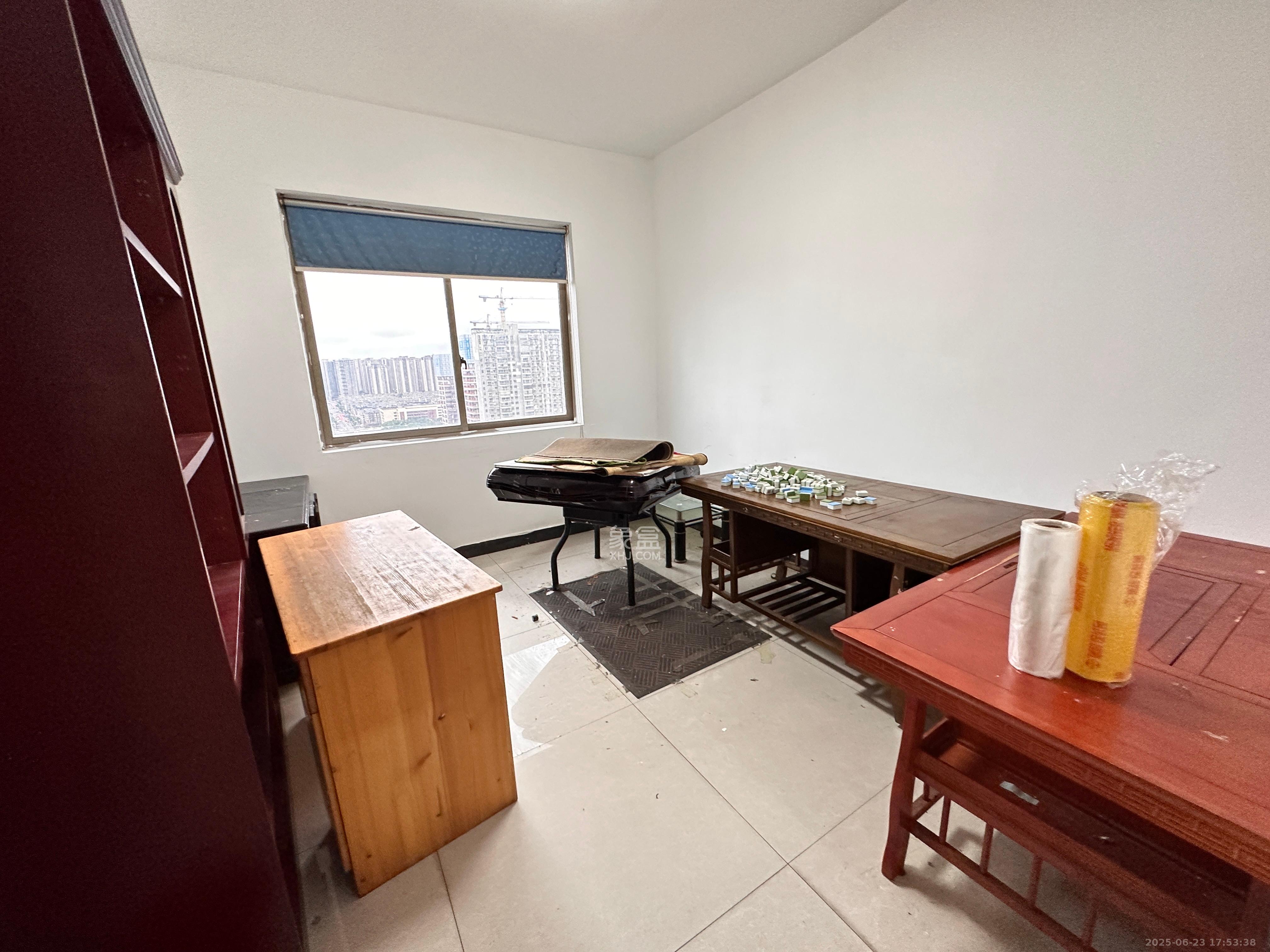 汇达国际公馆(汇达大厦) 2室2厅1卫 2133.0元/月 汇达国际公馆(汇达大厦) 2室2厅1卫 2133.0元/月室内图