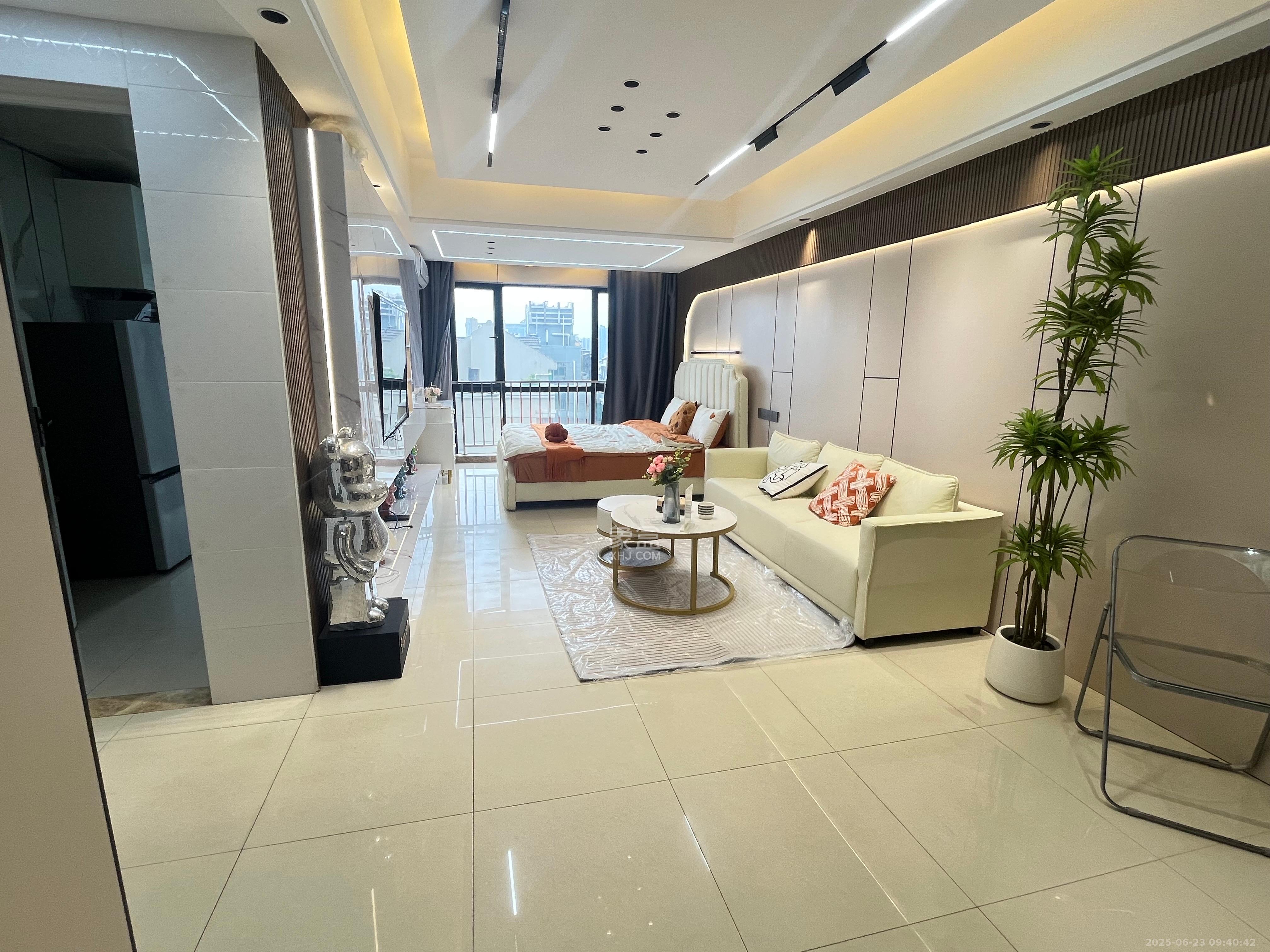 锦泰东环国际  1室1厅1卫    2598.0元/月 锦泰东环国际  1室1厅1卫    2598.0元/月室内图