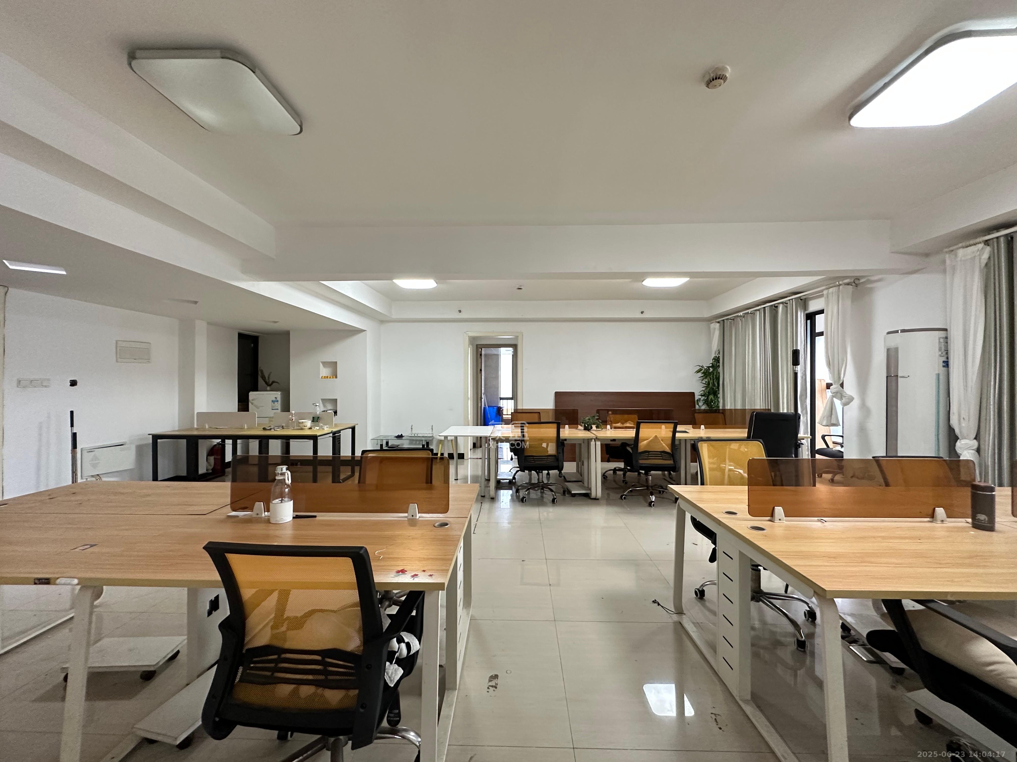 达美D6区 4室1厅1卫 4800.0元/月 达美D6区 4室1厅1卫 4800.0元/月室内图