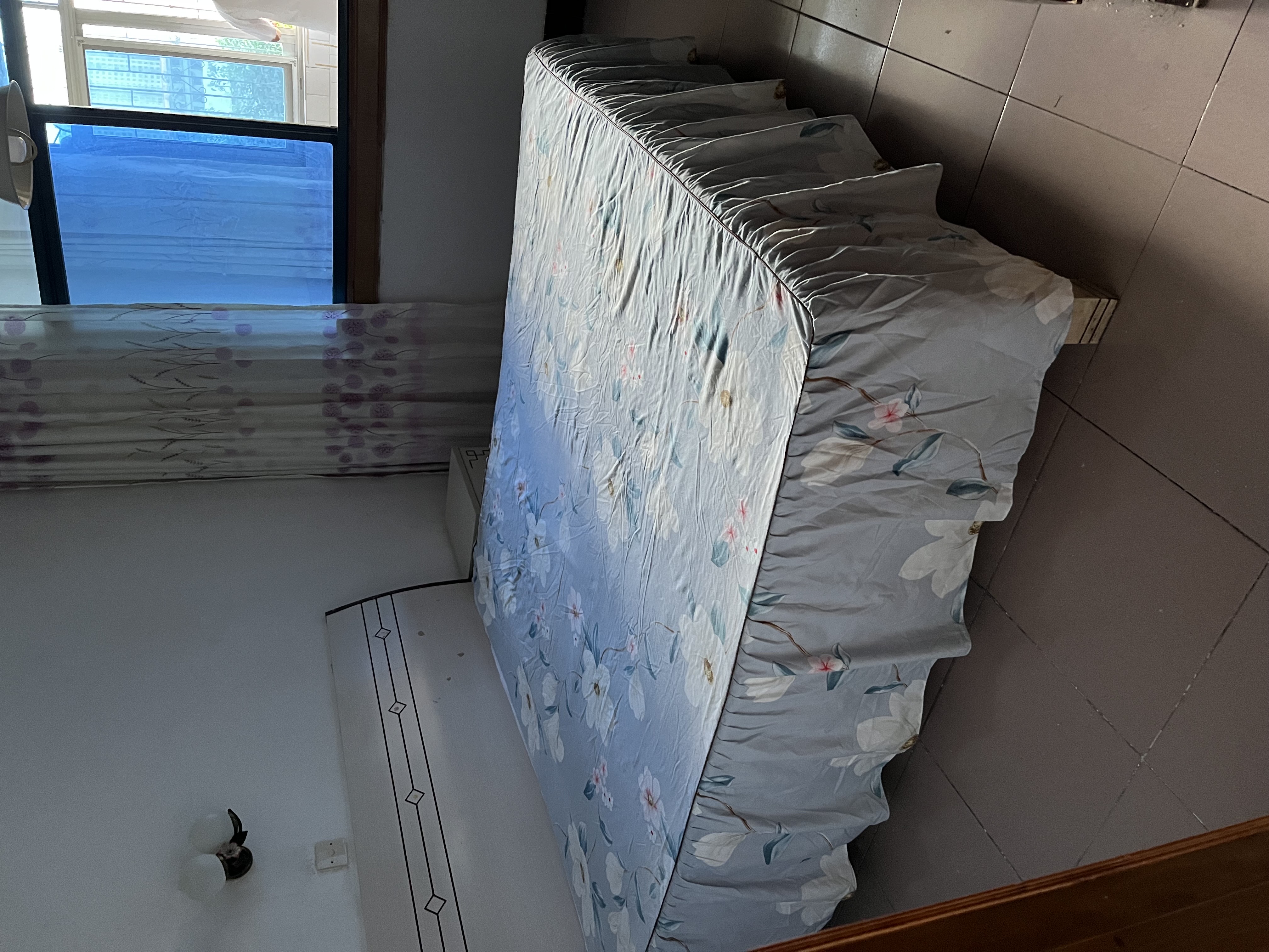 自来水公司家属楼(春檀路) 2室1厅1卫 900.0元/月 自来水公司家属楼(春檀路) 2室1厅1卫 900.0元/月室内图