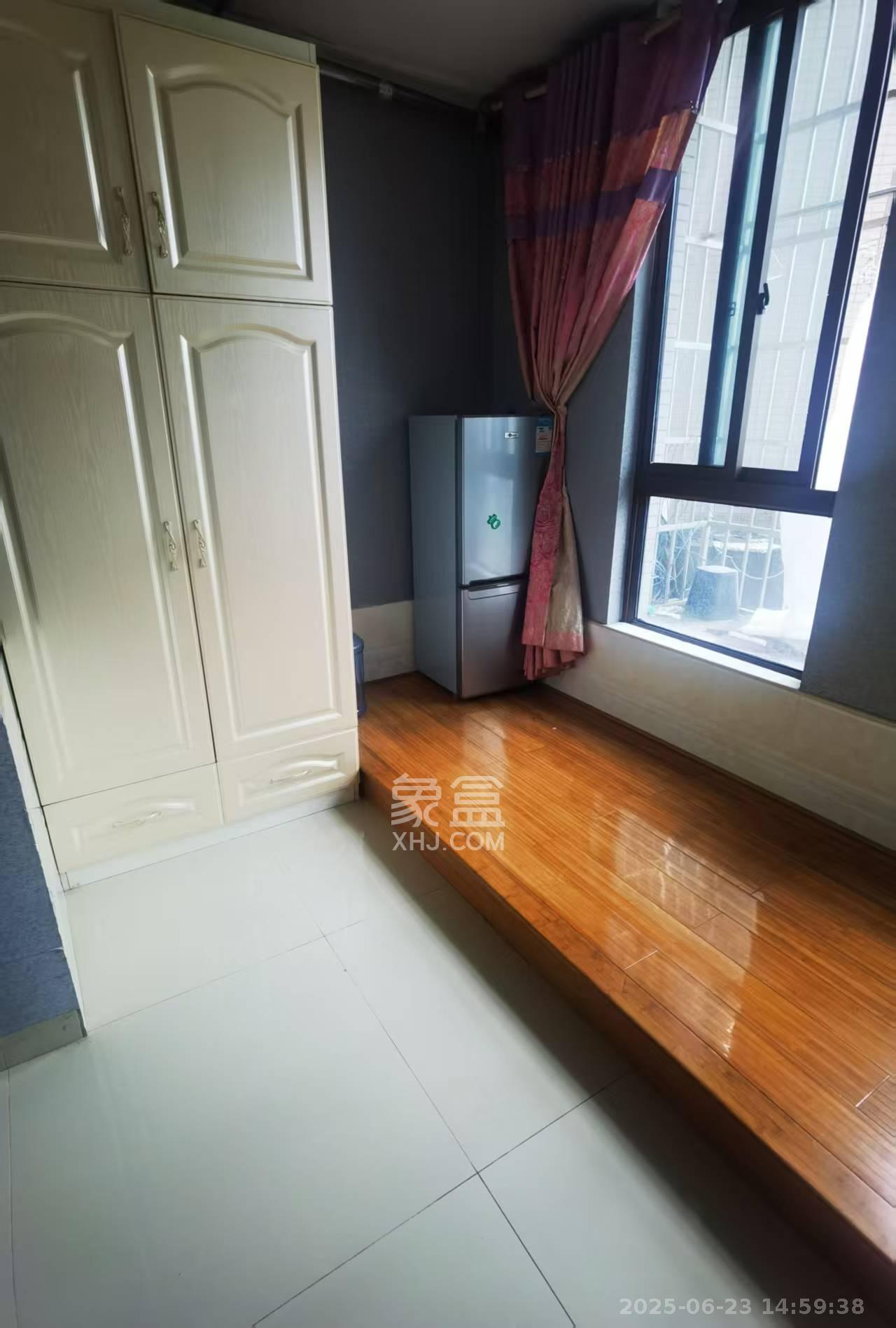 湖湾世景  1室1厅1卫   1200.00元/月室内图