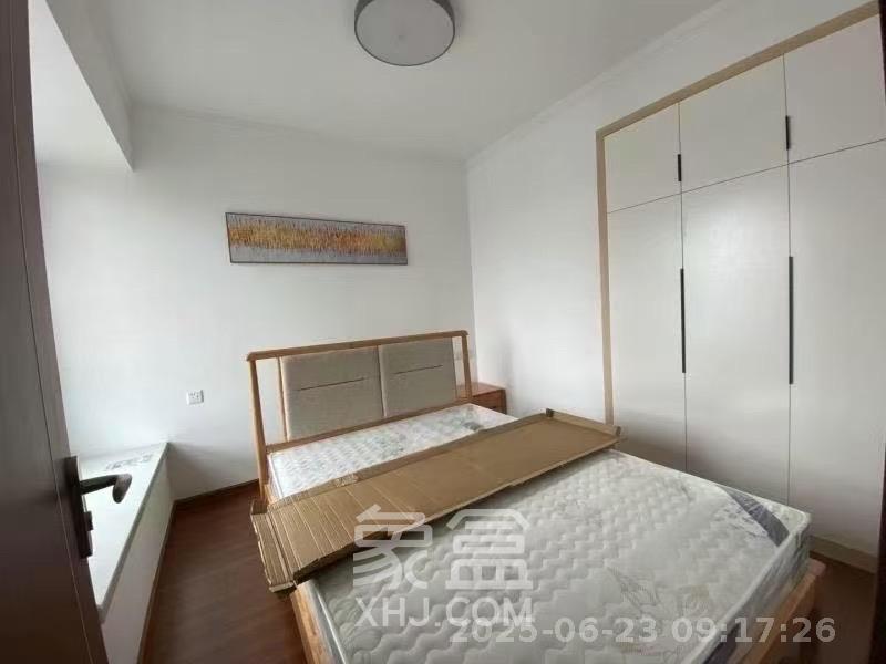 龙湖水晶郦城  3室2厅1卫   3100.00元/月室内图