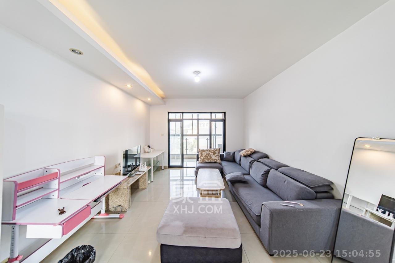 阳光100三期 2室2厅1卫 2400.0元/月 阳光100三期 2室2厅1卫 2400.0元/月室内图